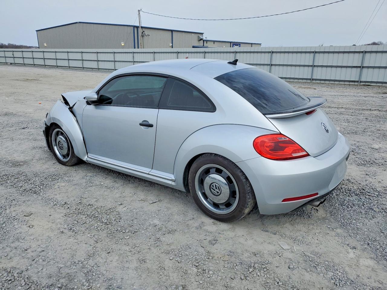 2015 Volkswagen Beetle 1.8T - Image 2