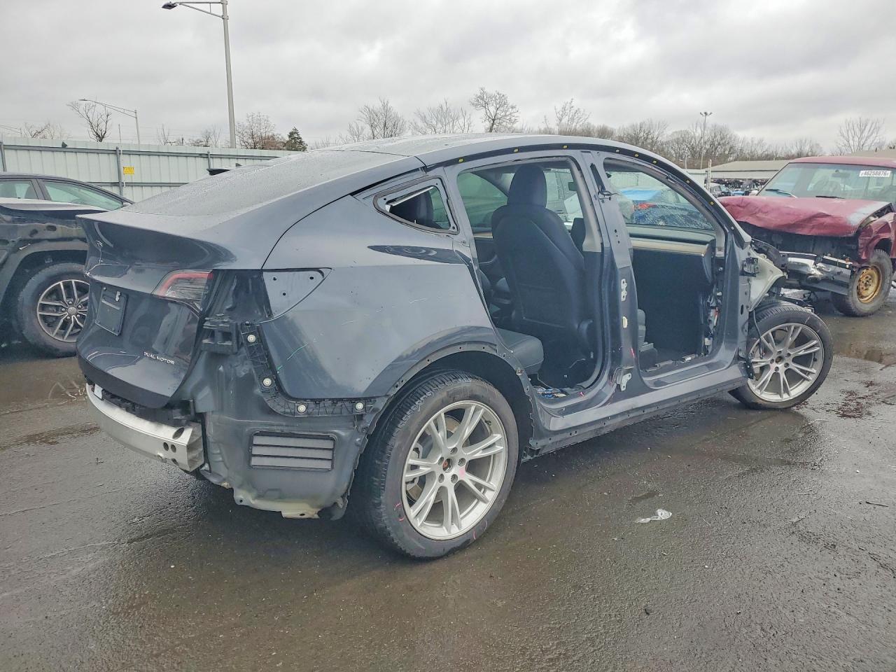 2024 Tesla Model Y - Image 3