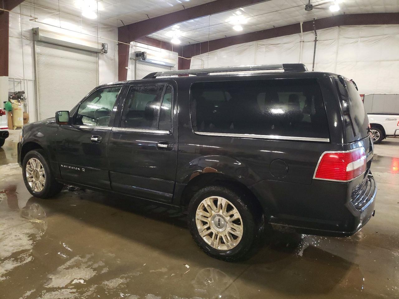 2013 Lincoln Navigator L - Фото 2