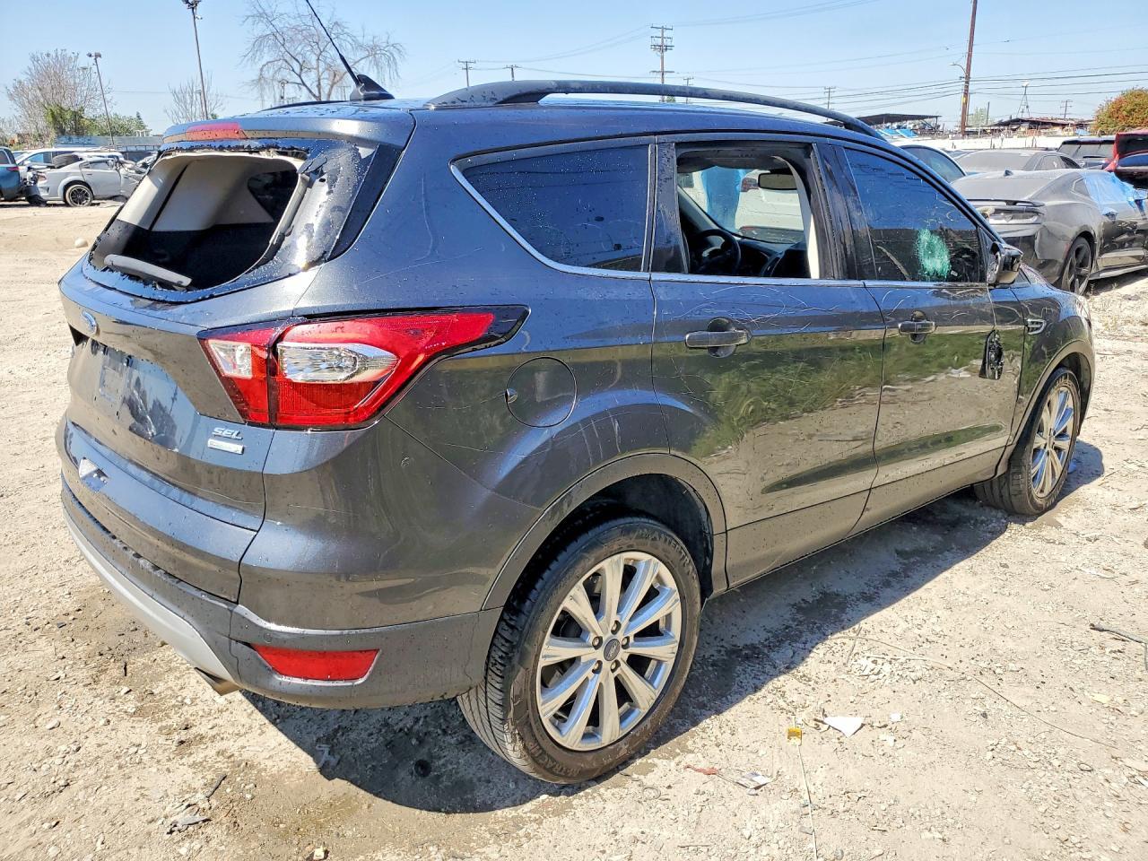 2019 Ford Escape Sel - Фото 3