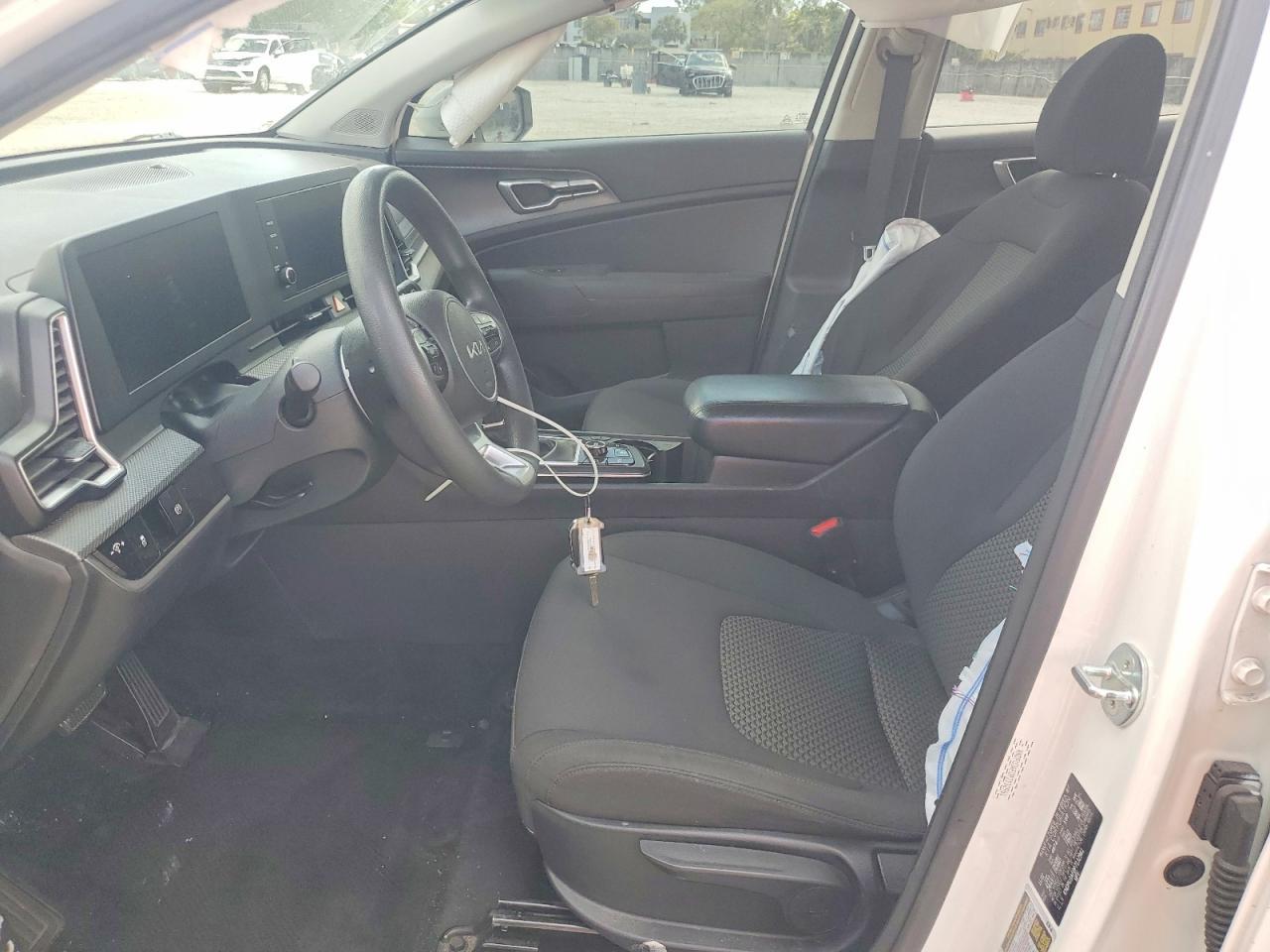2023 Kia Sportage - Image 7