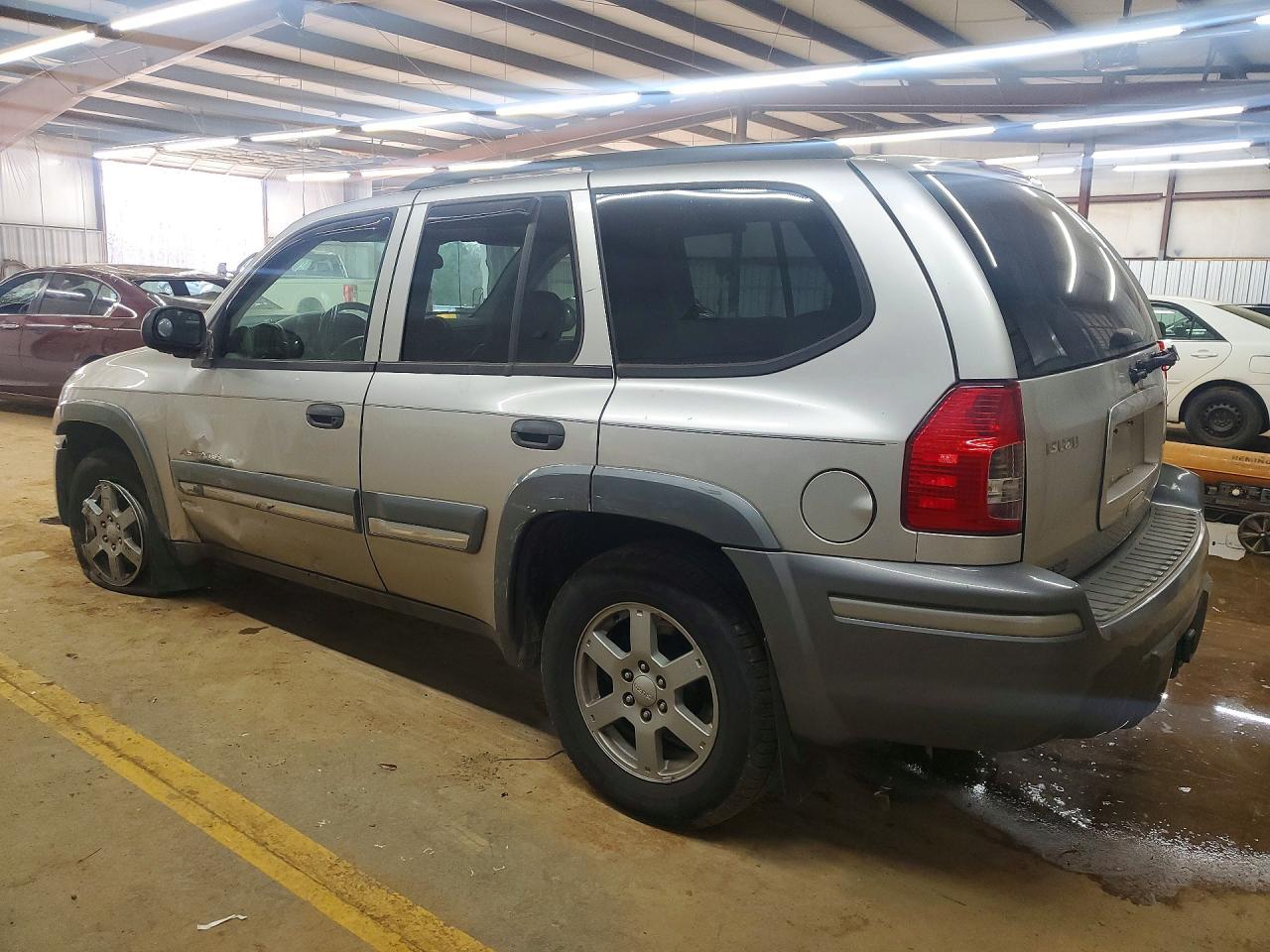 2005 Isuzu Ascender S - Image 2