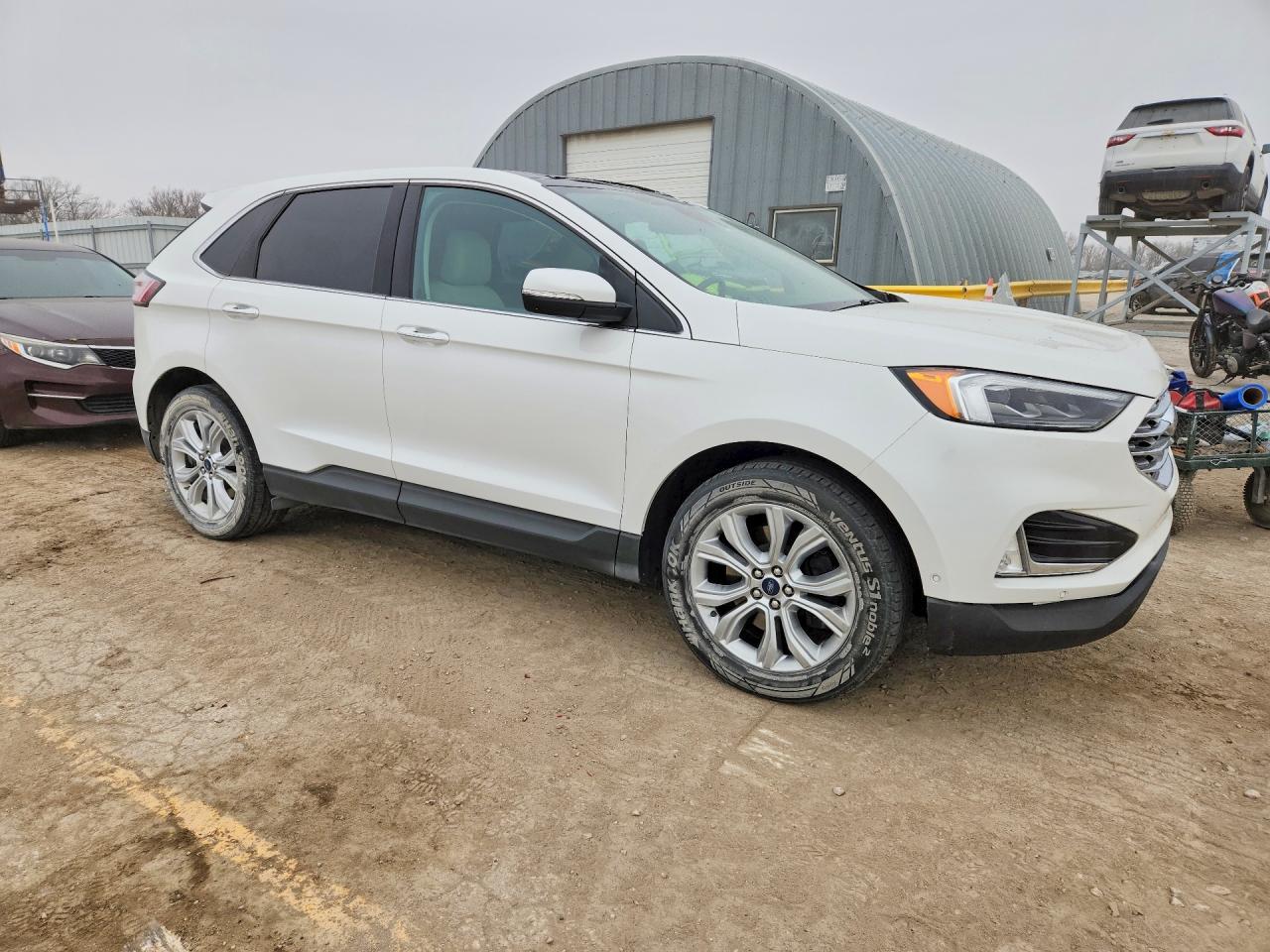 2021 Ford Edge Titanium - Image 4