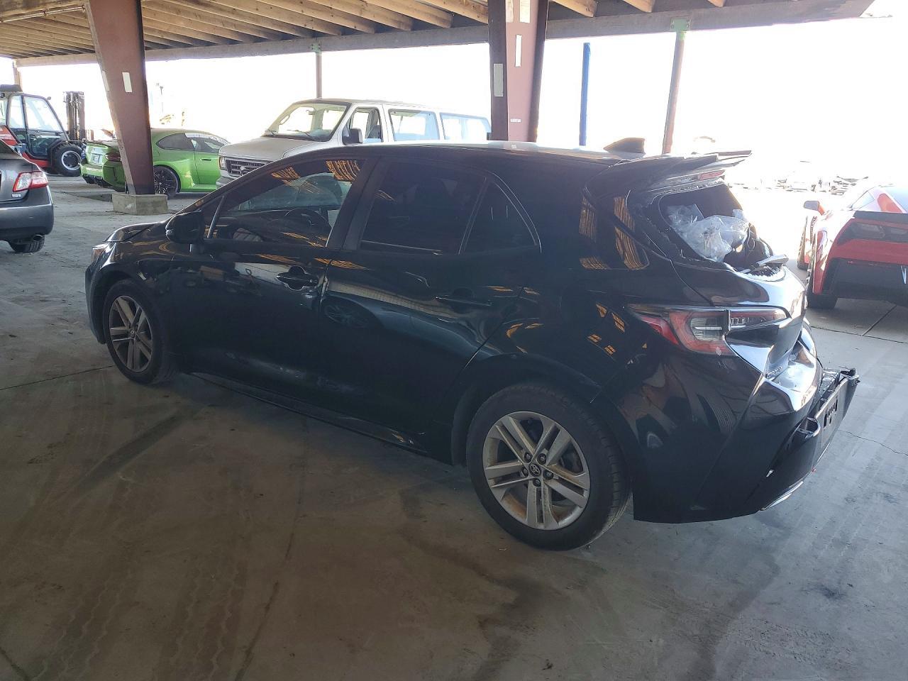 2019 Toyota Corolla Hatchback Se - Фото 2
