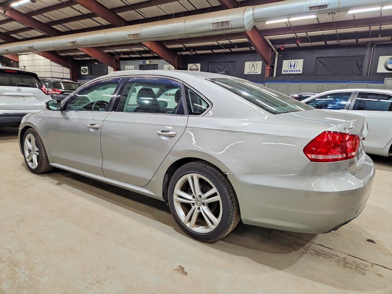 2014 Volkswagen Passat Se - Фото 2