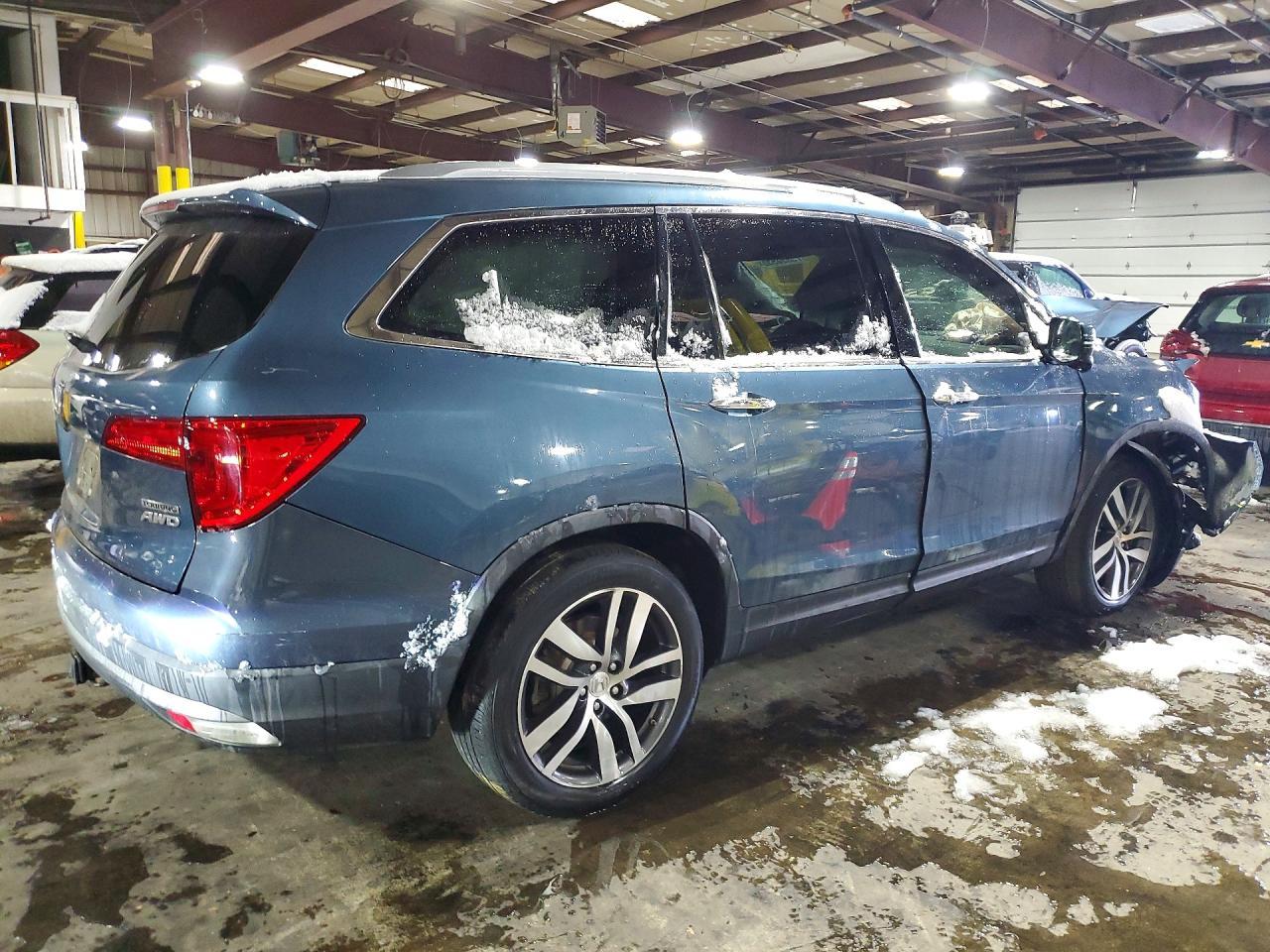2017 Honda Pilot Touring - Image 3