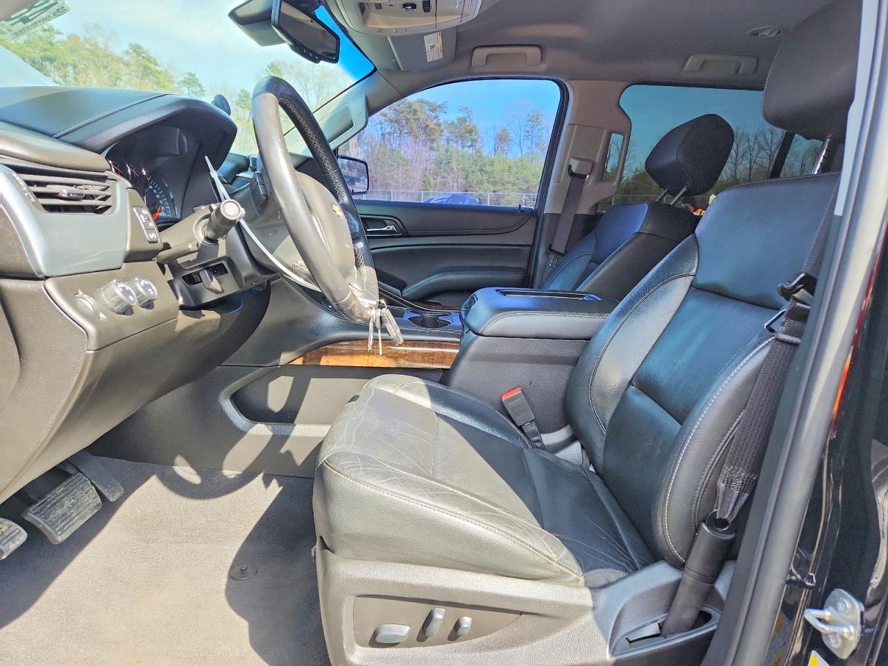 2019 Chevrolet Suburban K1500 Lt - Image 7