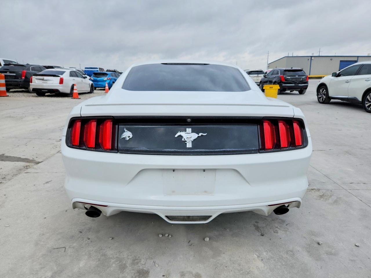 2016 Ford Mustang - Image 6