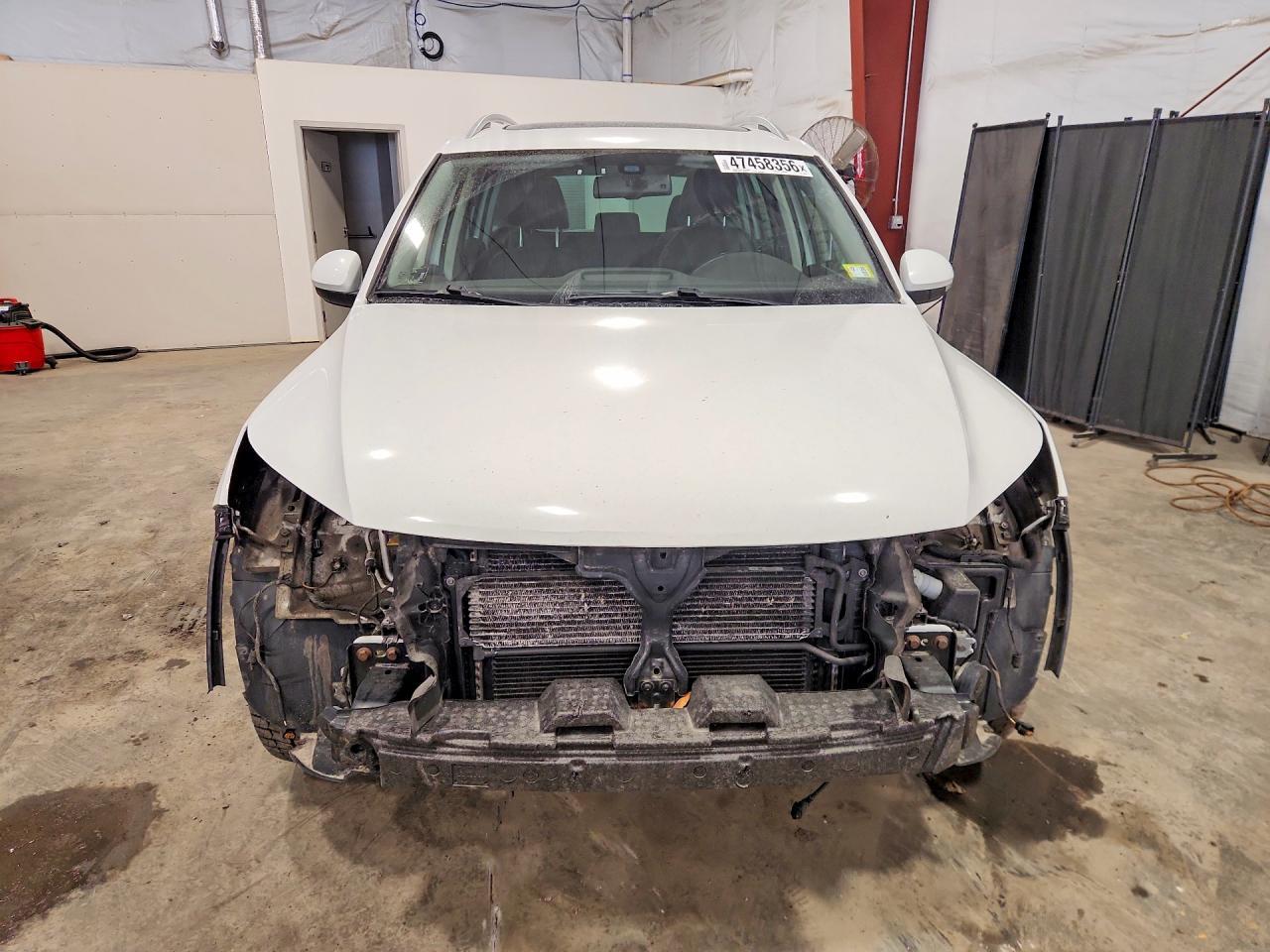 2016 Volkswagen Tiguan S - Фото 5