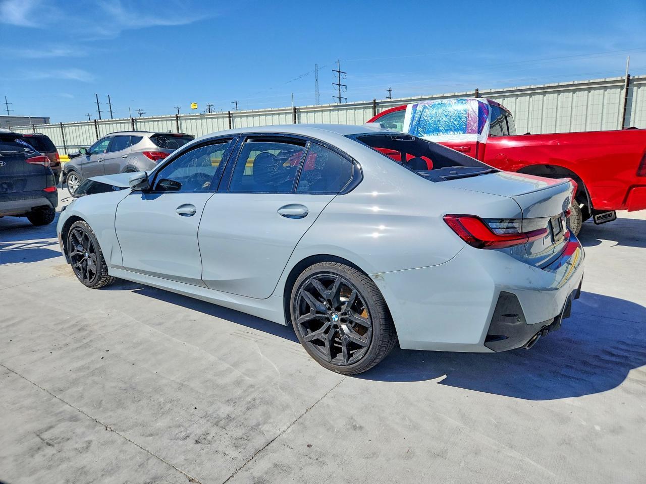 2026 BMW 330I - Фото 2