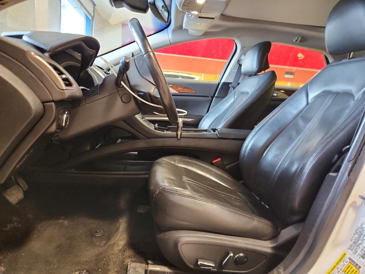 2013 Lincoln Townhouse Mkz - Image 7