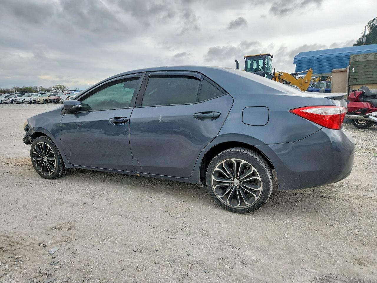 2015 Toyota Corolla S Plus - Фото 2