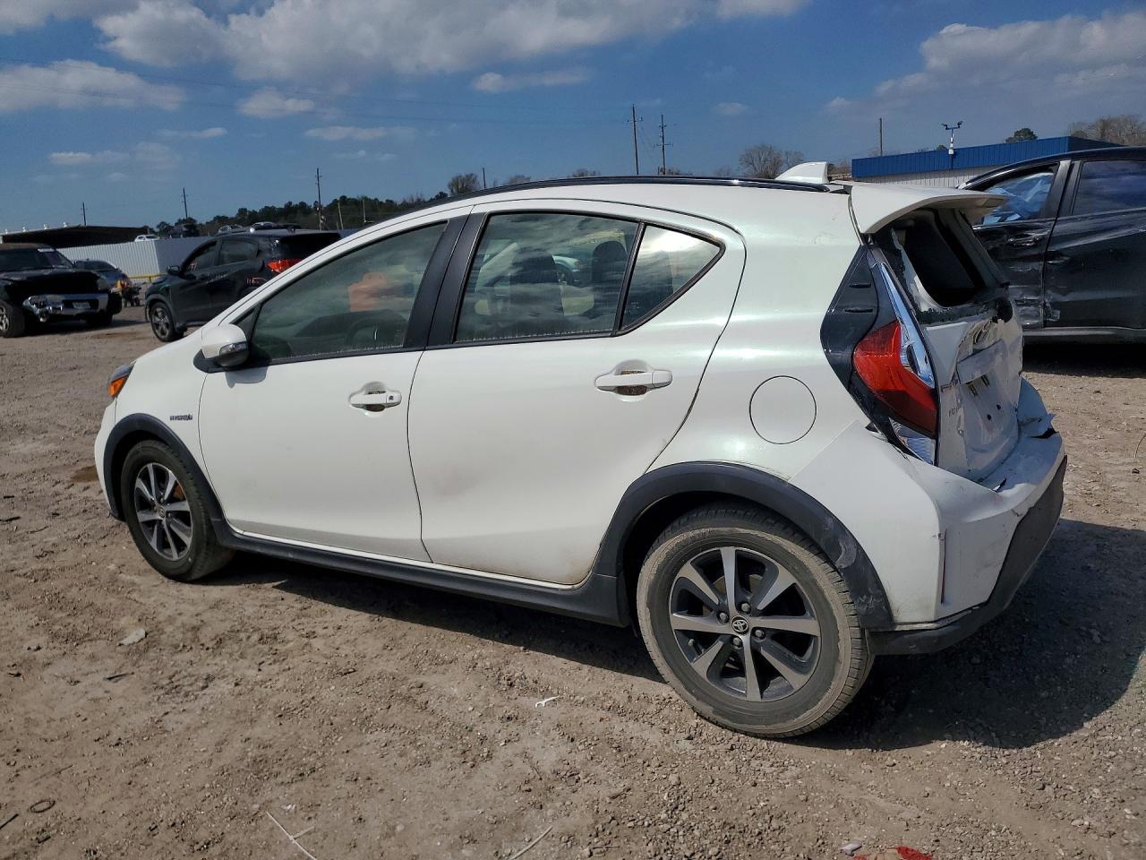2018 Toyota Prius C One - Image 2