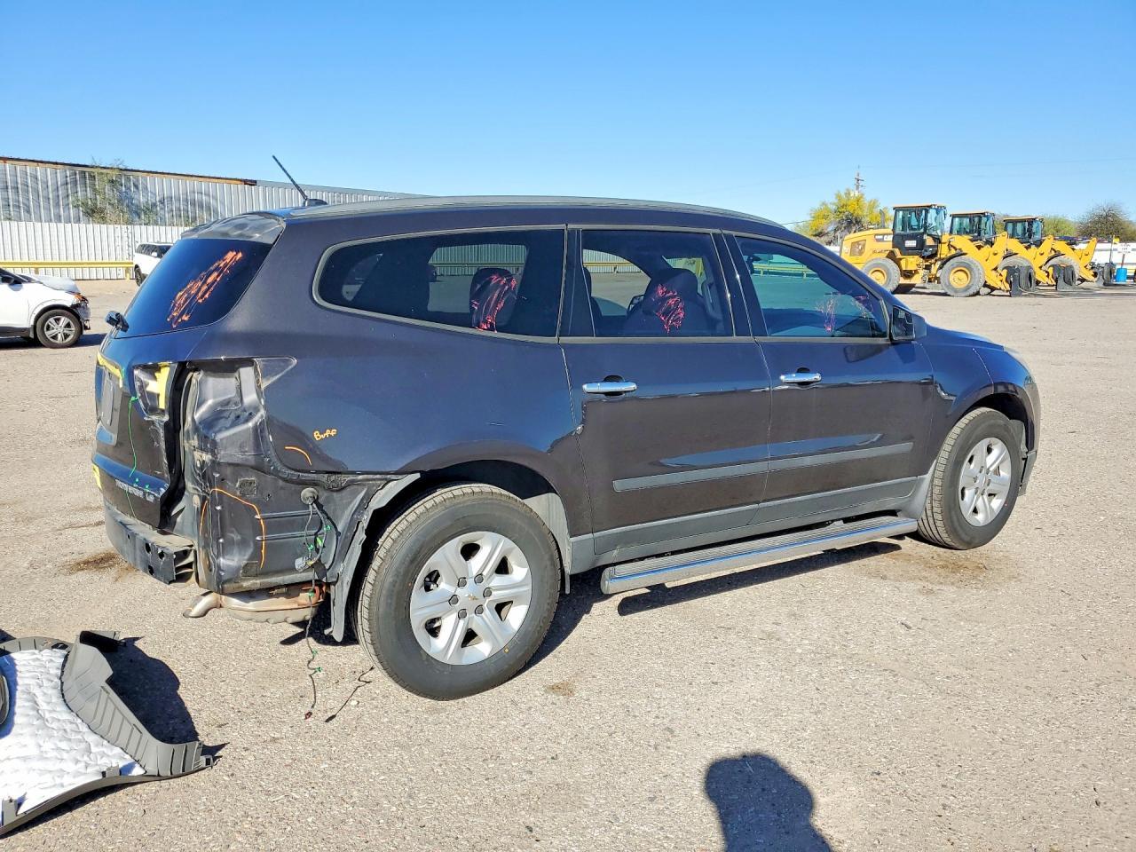 2014 Chevrolet Traverse Ls - Image 3
