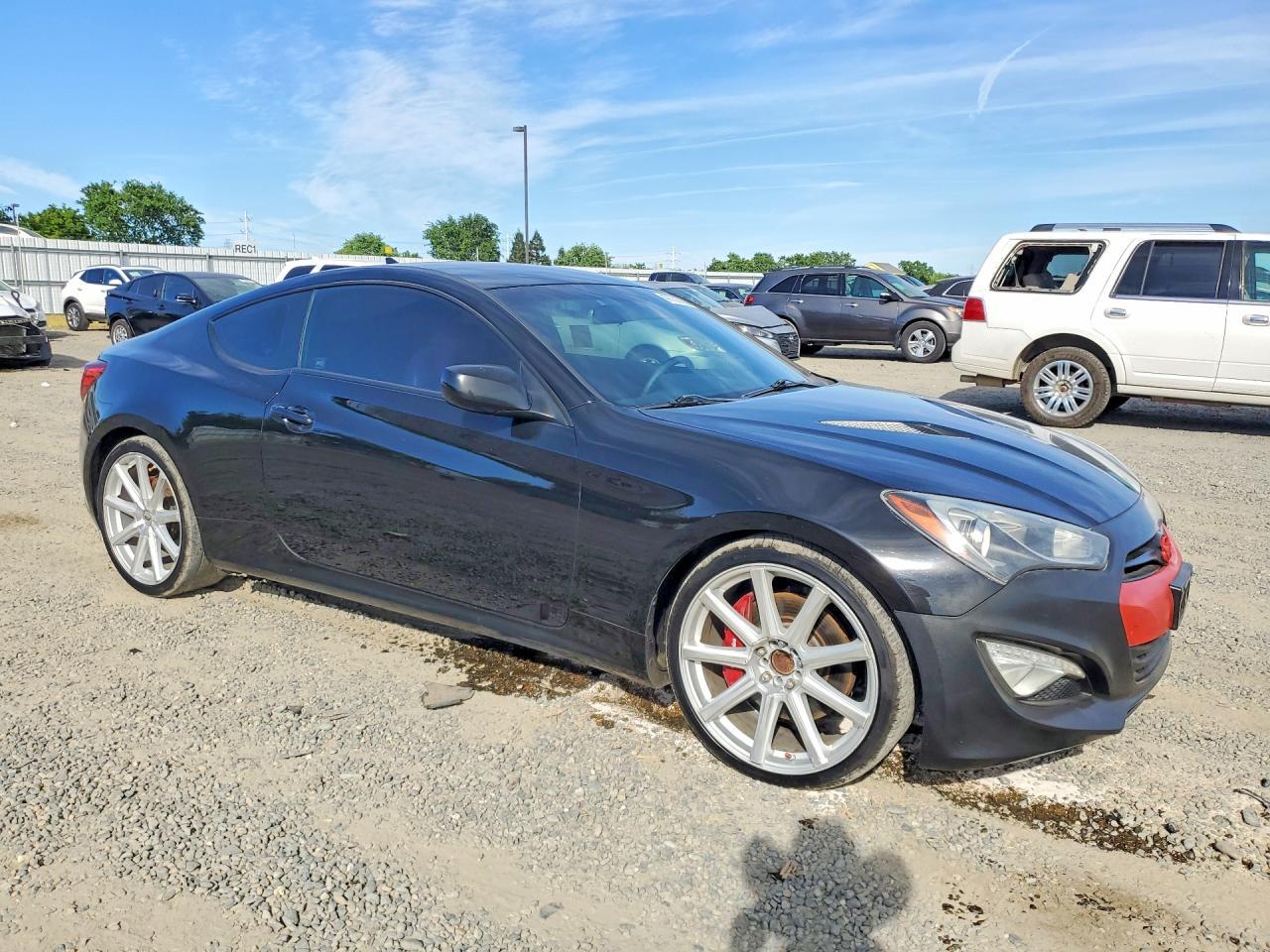 2013 Hyundai Genesis Coupe 3.8 R-Spec - Image 4