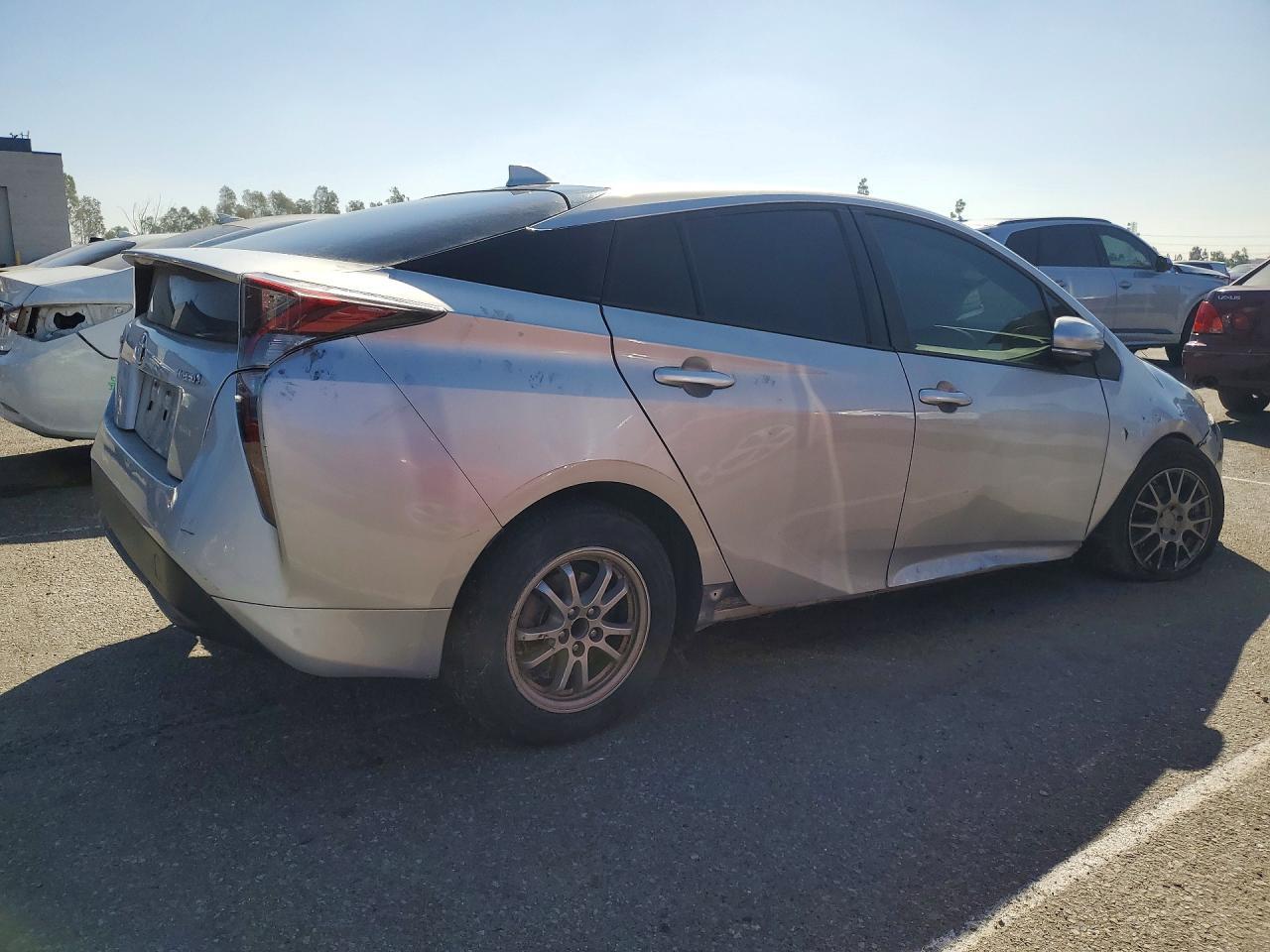 2017 Toyota Prius One - Image 3