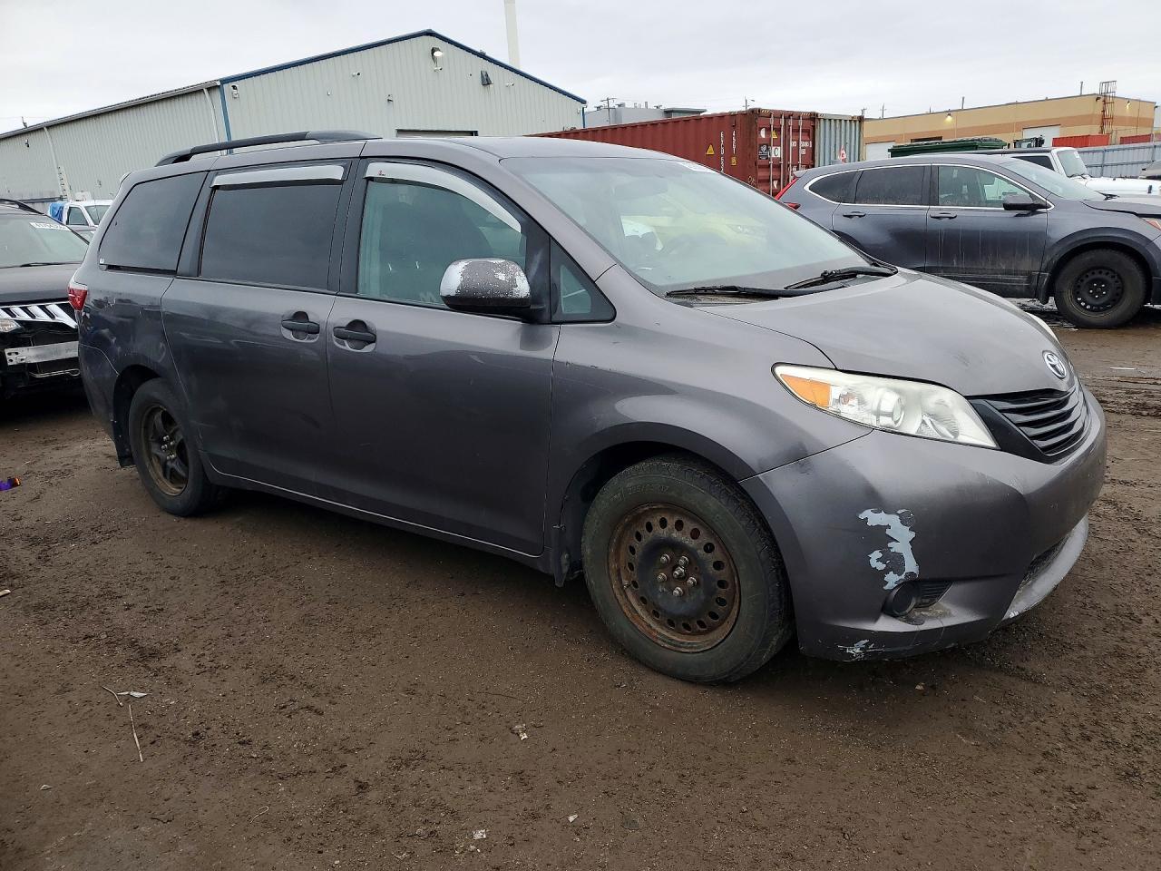 2015 Toyota Sienna L 7-Passenger - Image 4