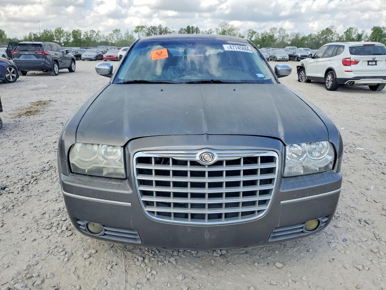 2010 Chrysler 300 Touring - Фото 5