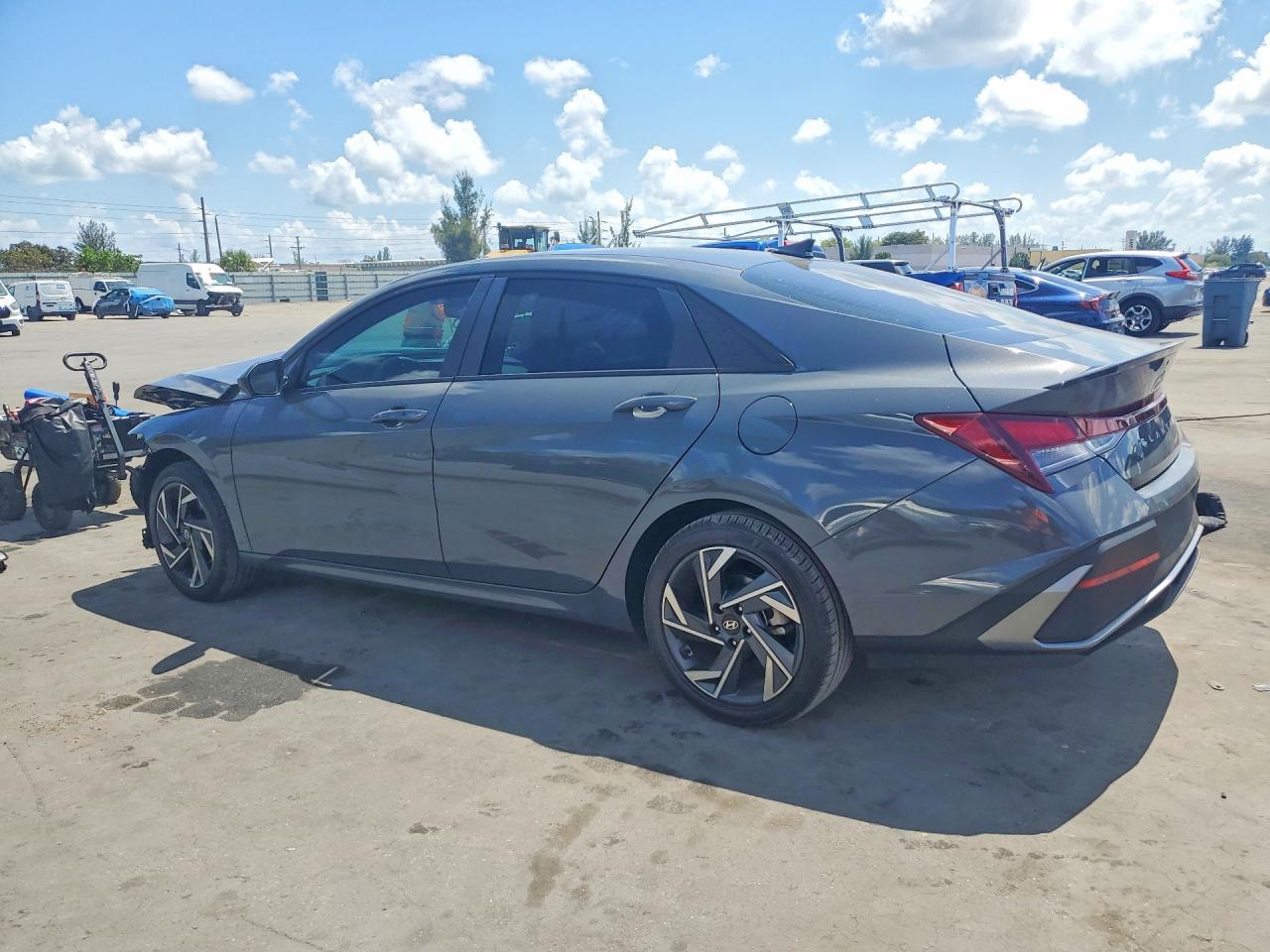 2025 Hyundai Elantra Sel Sport - Фото 2