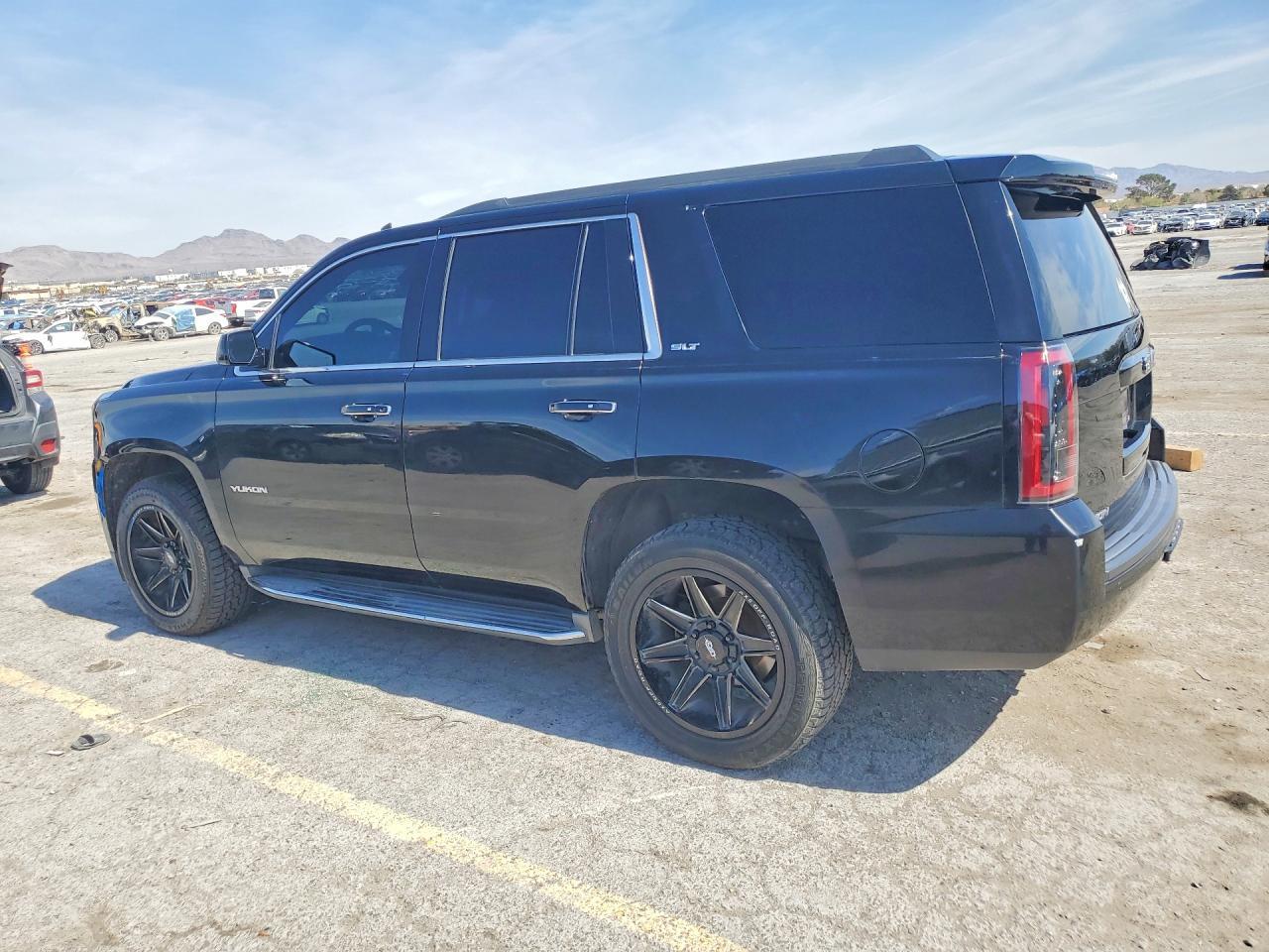 2015 GMC Yukon Slt - Фото 2