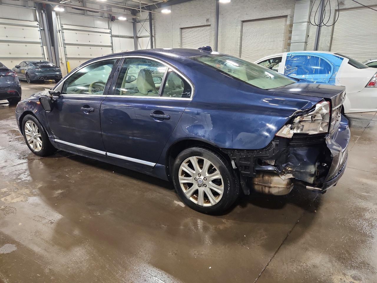 2010 Volvo S80 3.2 - Image 2
