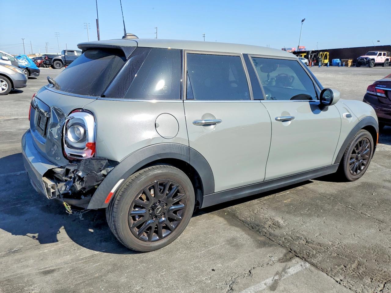 2020 Mini Cooper - Image 3