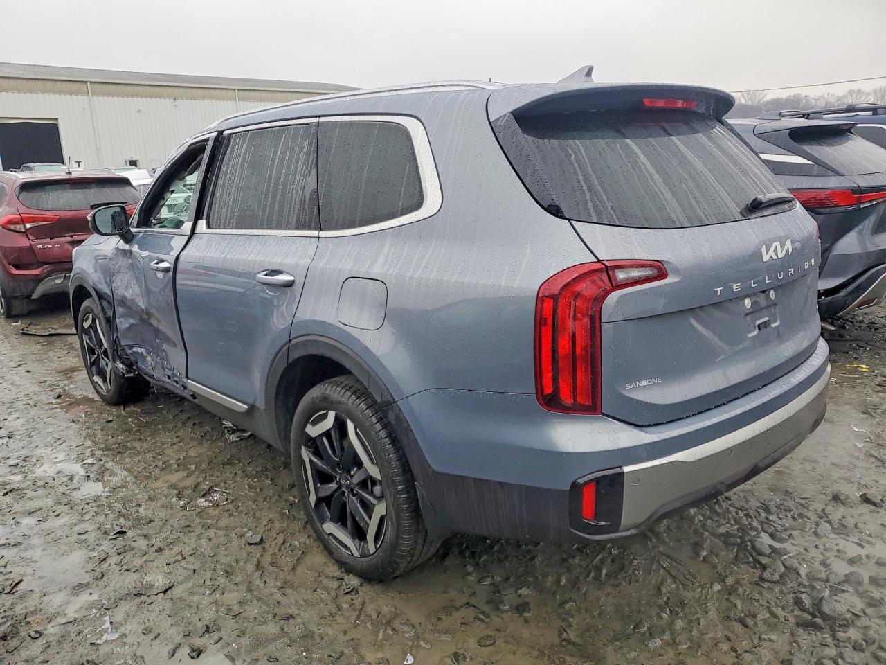 2025 Kia Telluride S - Image 2