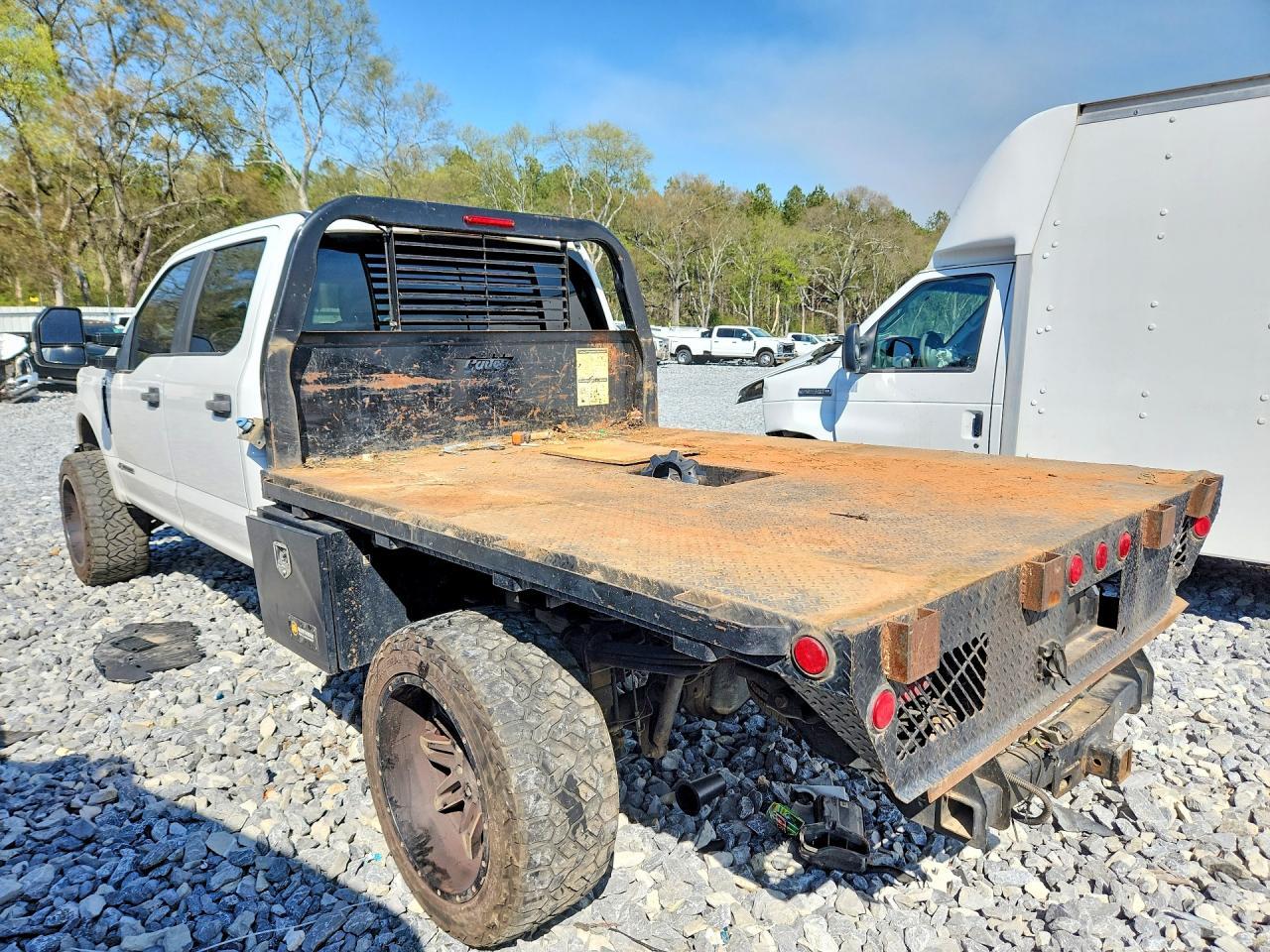2018 Ford F250 Super Duty Flatbed Truck - Фото 2