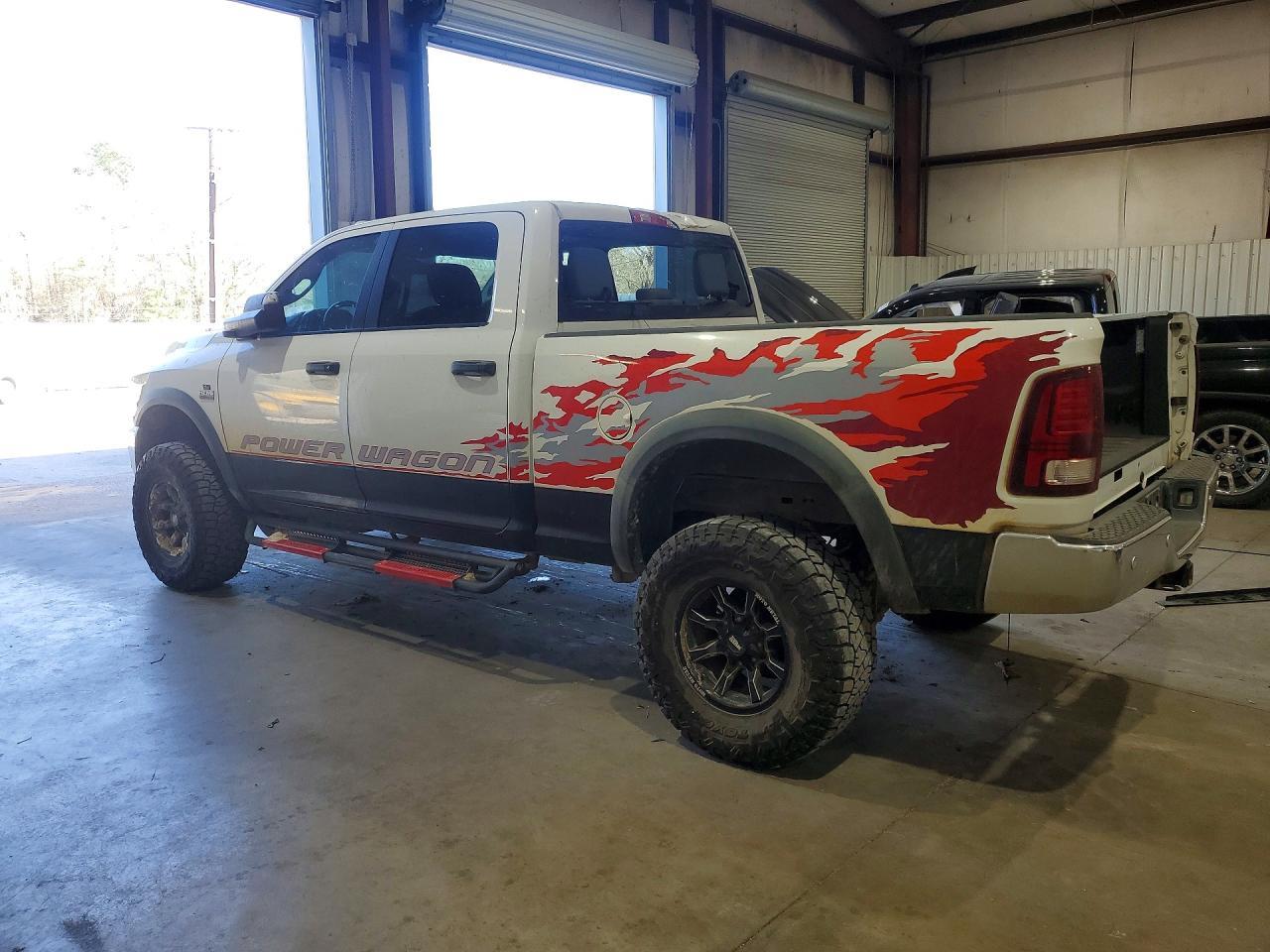 2016 Ram 2500 Powerwagon - Фото 2