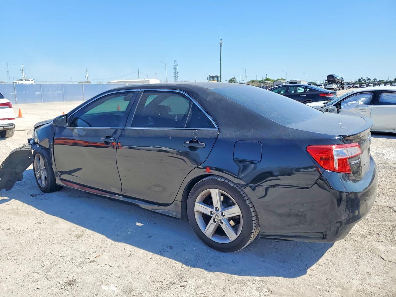 2013 Toyota Camry Se - Фото 2