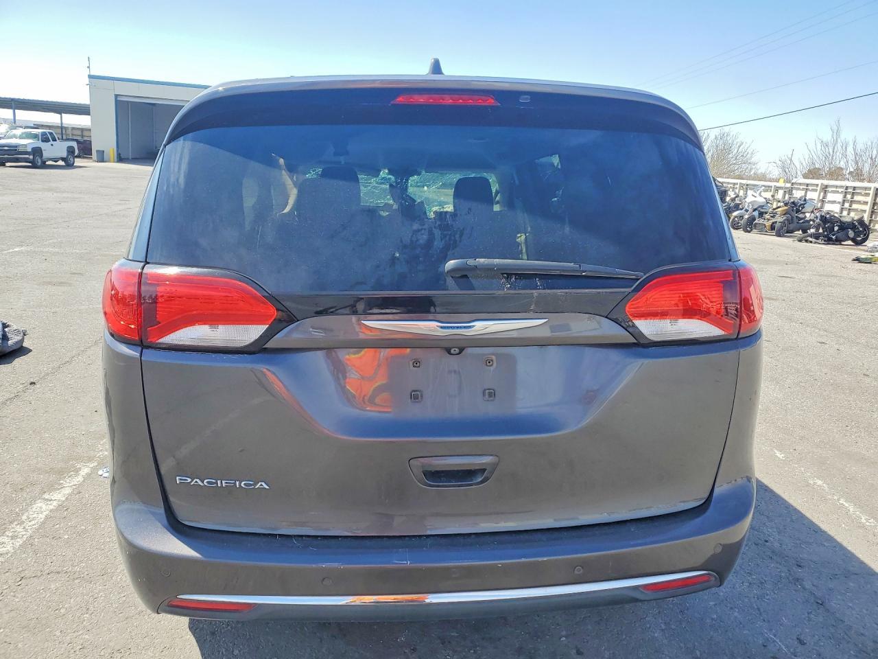 2017 Chrysler Pacifica Touring L - Фото 6