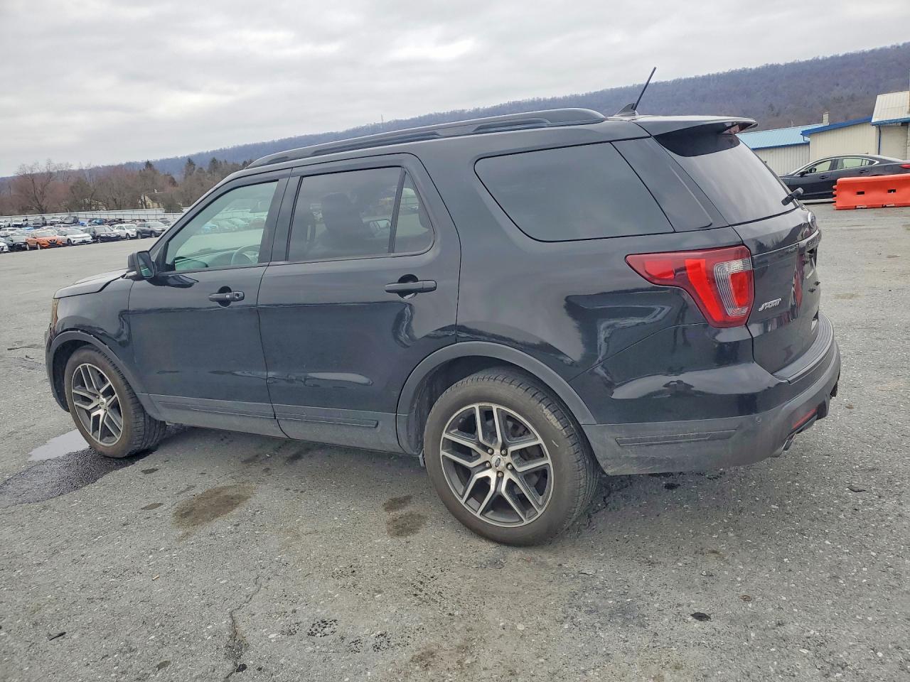 2018 Ford Explorer - Фото 2