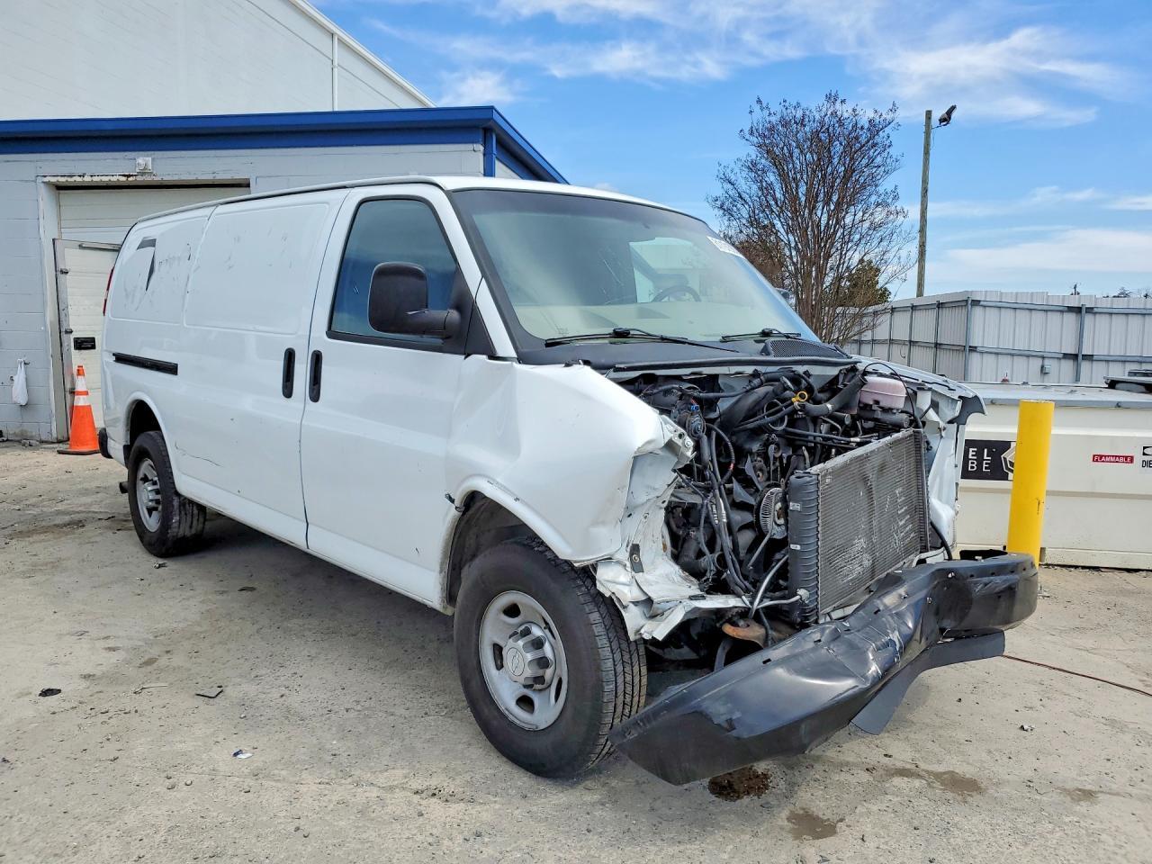 2014 Chevrolet Express G2500 - Image 4