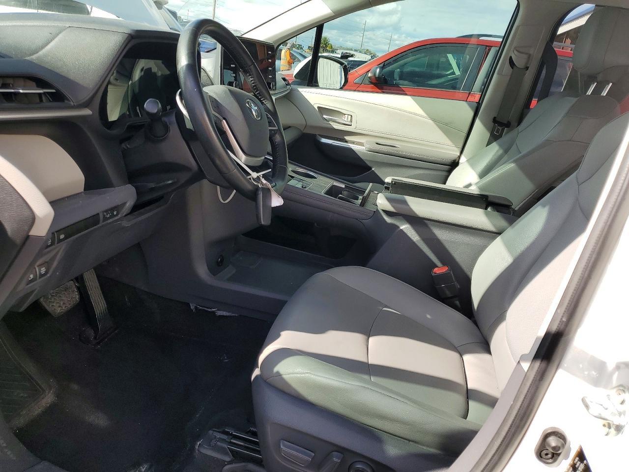 2021 Toyota Sienna Xle 8-Passenger - Image 7