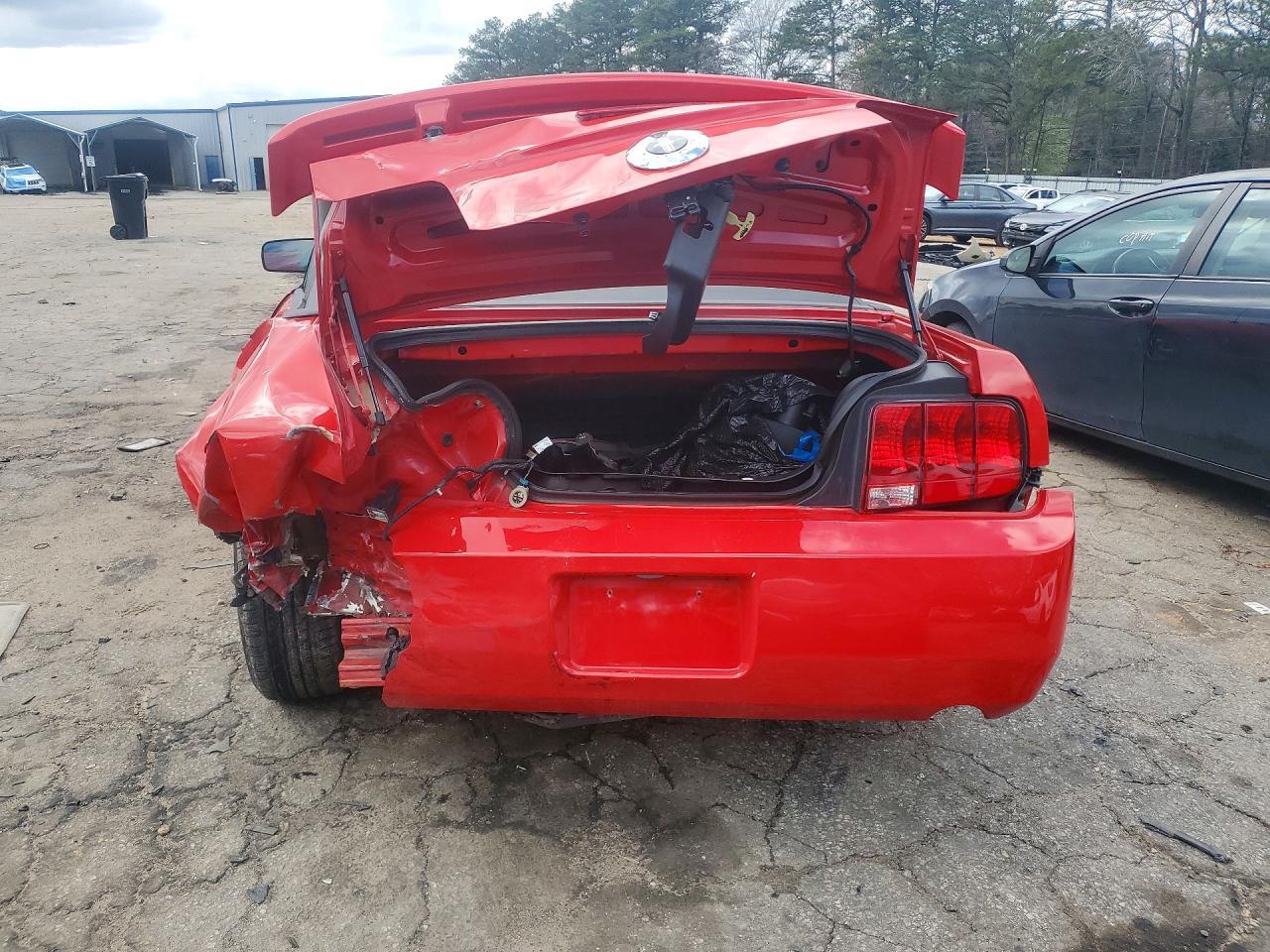 2005 Ford Mustang - Image 6