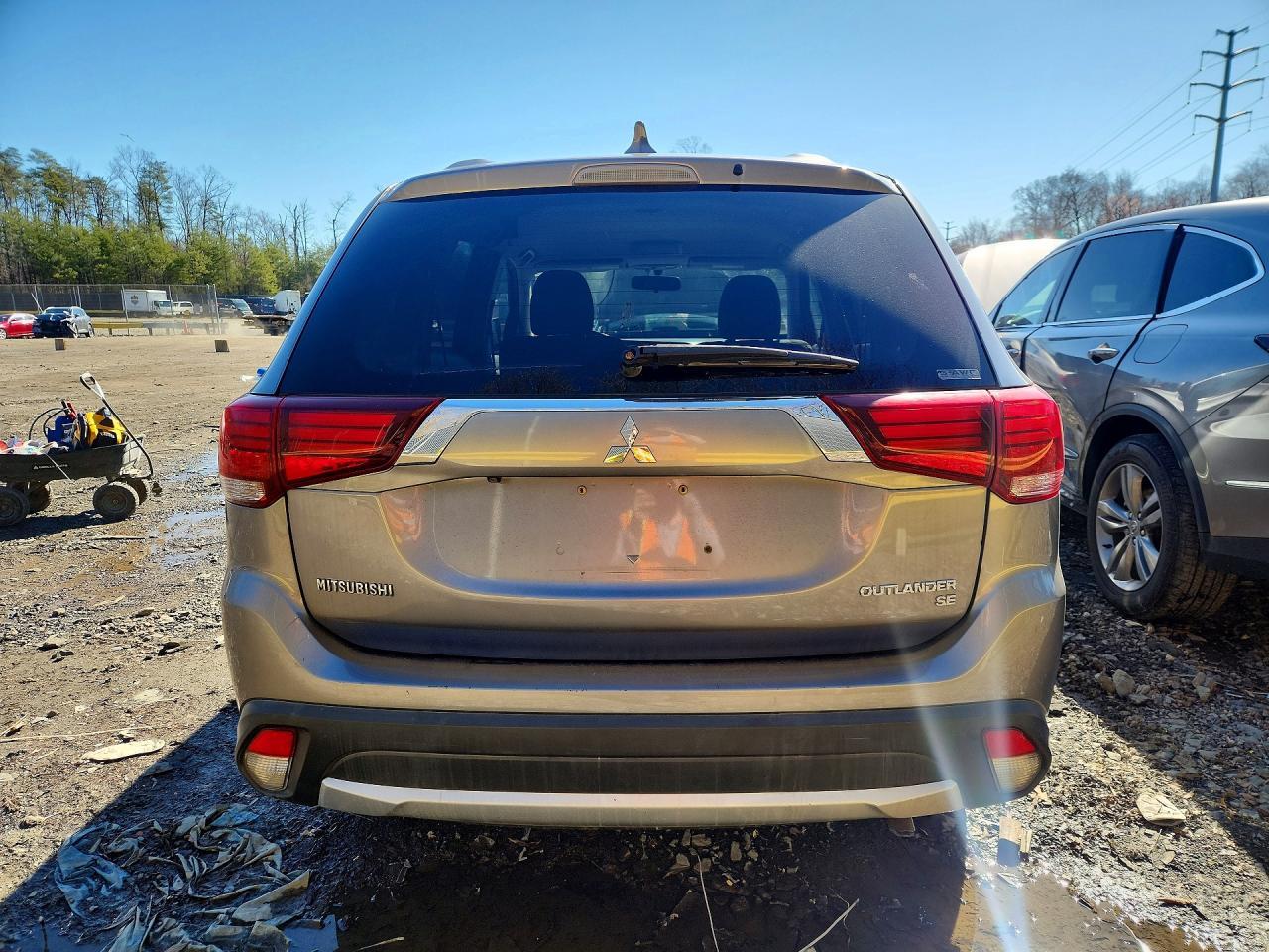 2017 Mitsubishi Outlander Se - Фото 6