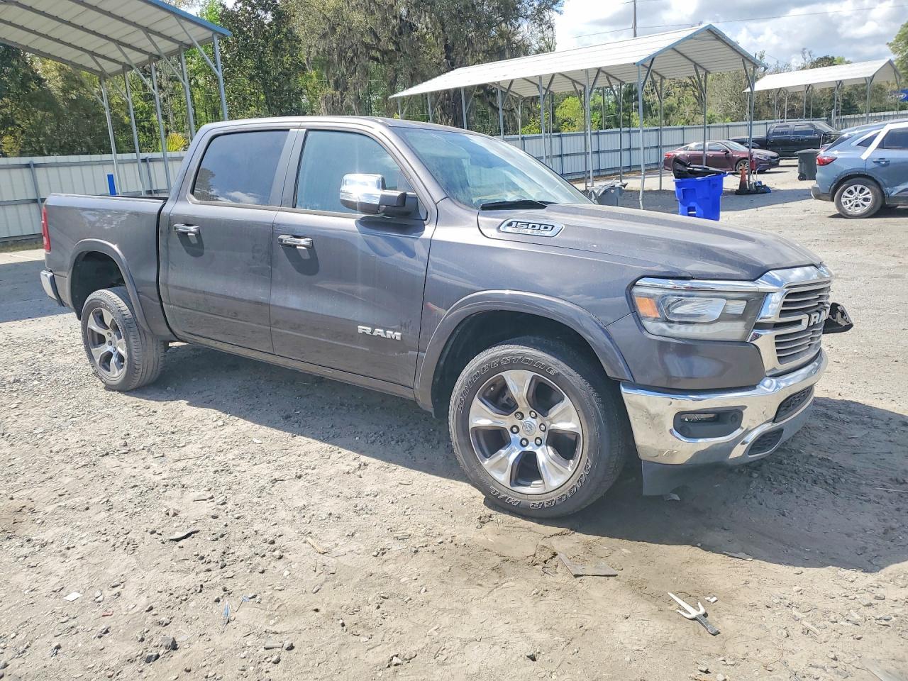 2019 Ram 1500 Laramie - Image 4