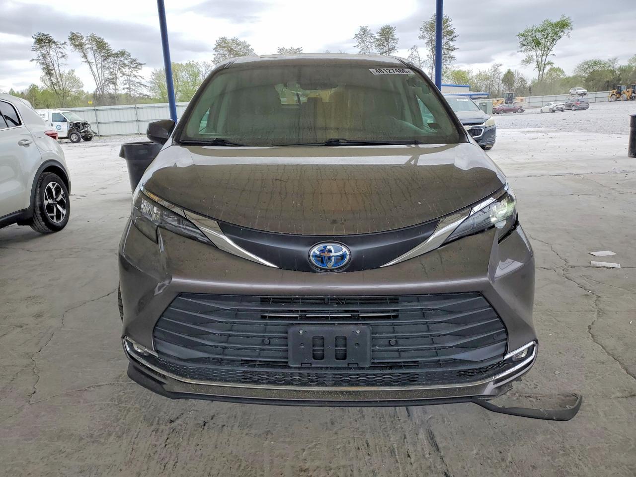 2024 Toyota Sienna Xle 8-Passenger - Image 5