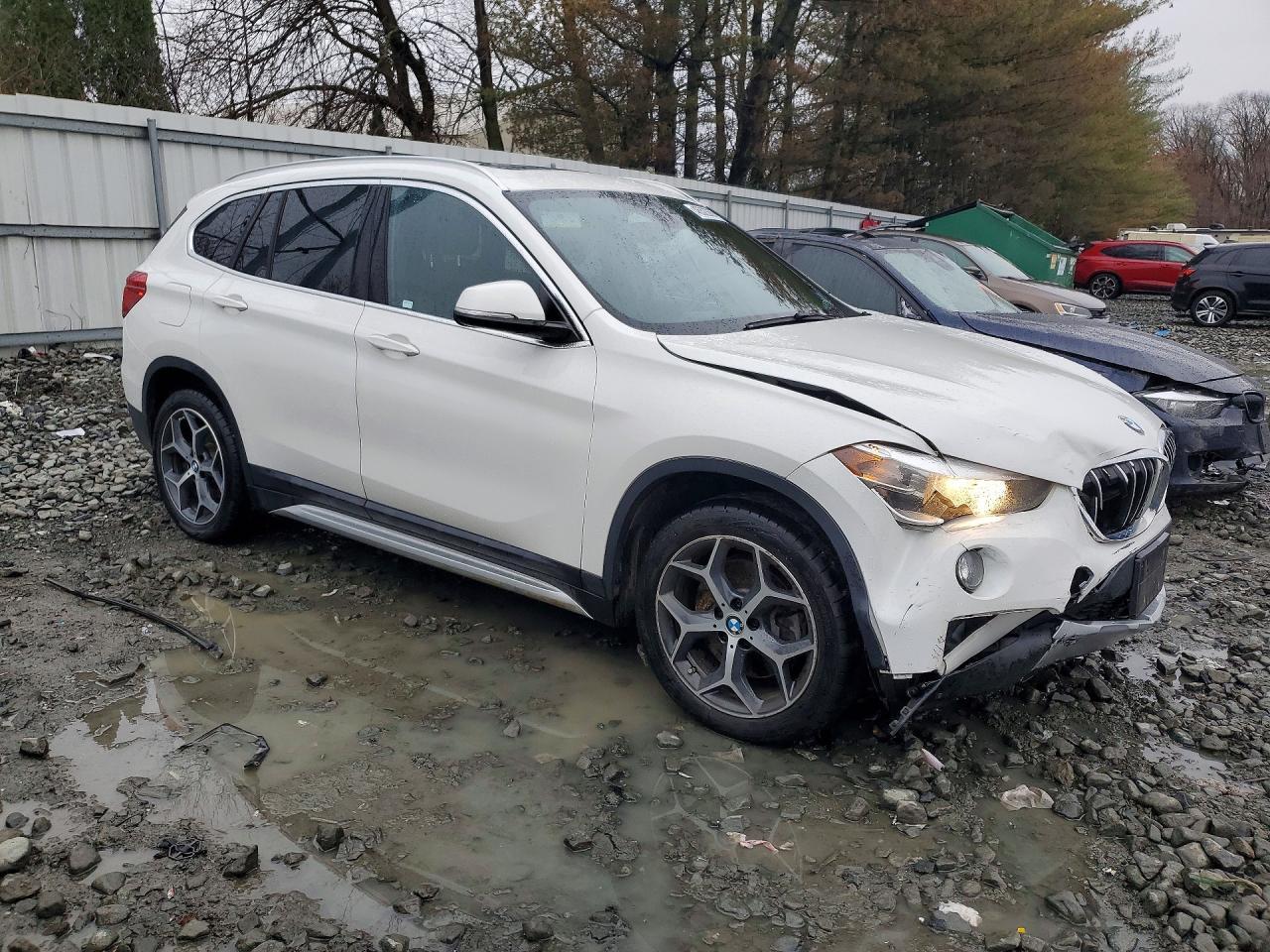 2019 BMW X1 xDrive28I - Image 4