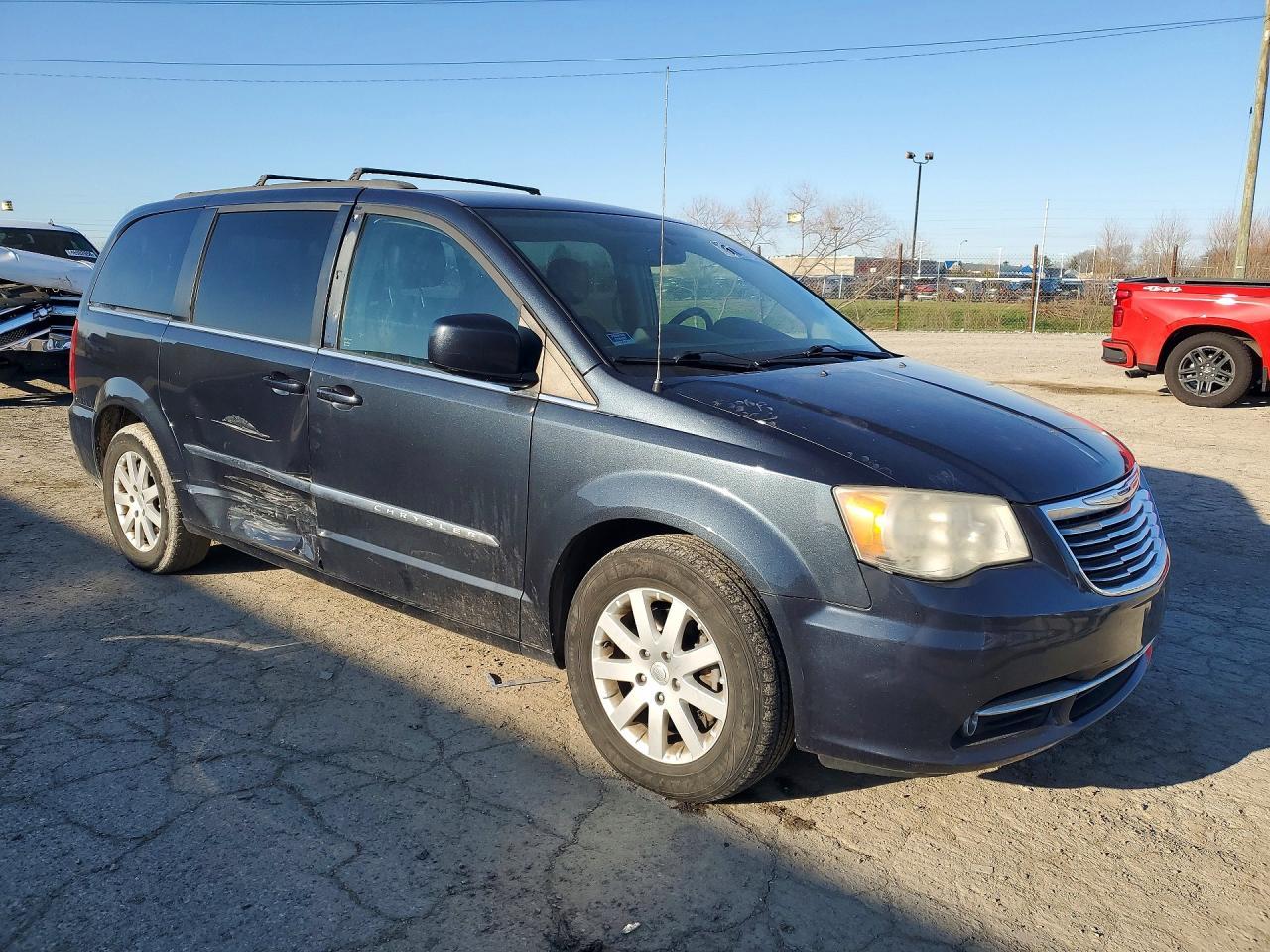 2014 Chrysler Town & Country Touring - Фото 4