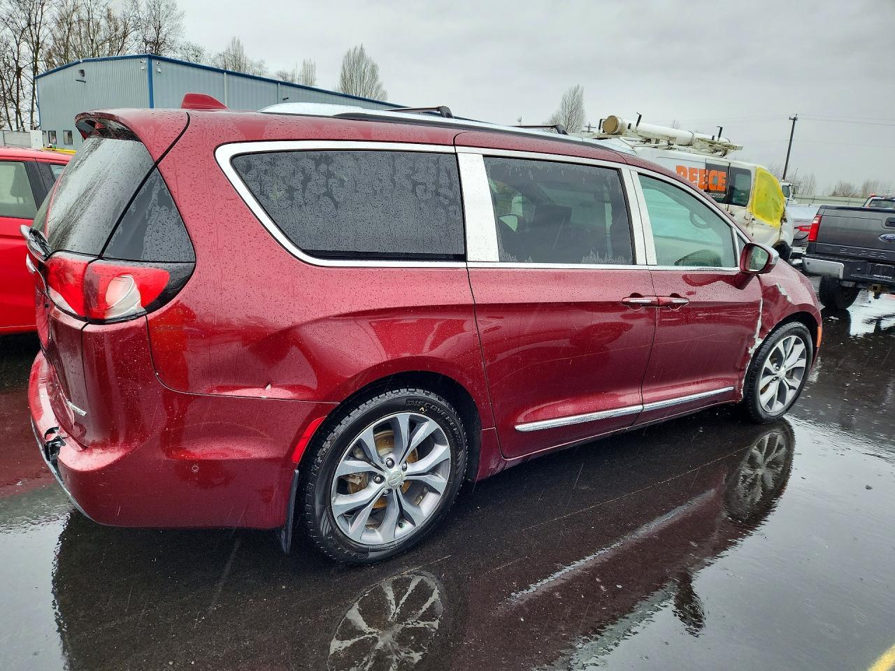 2017 Chrysler Pacifica Limited - Image 3