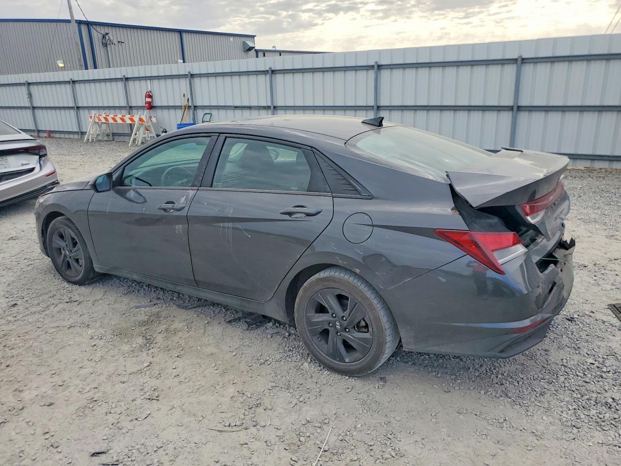 2024 Hyundai Elantra Sel - Image 2