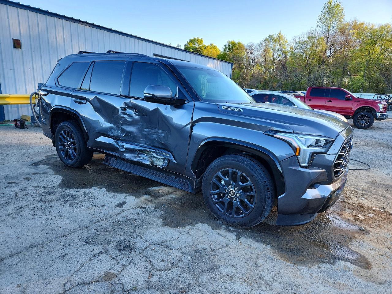 2023 Toyota Sequoia Platinum - Фото 4