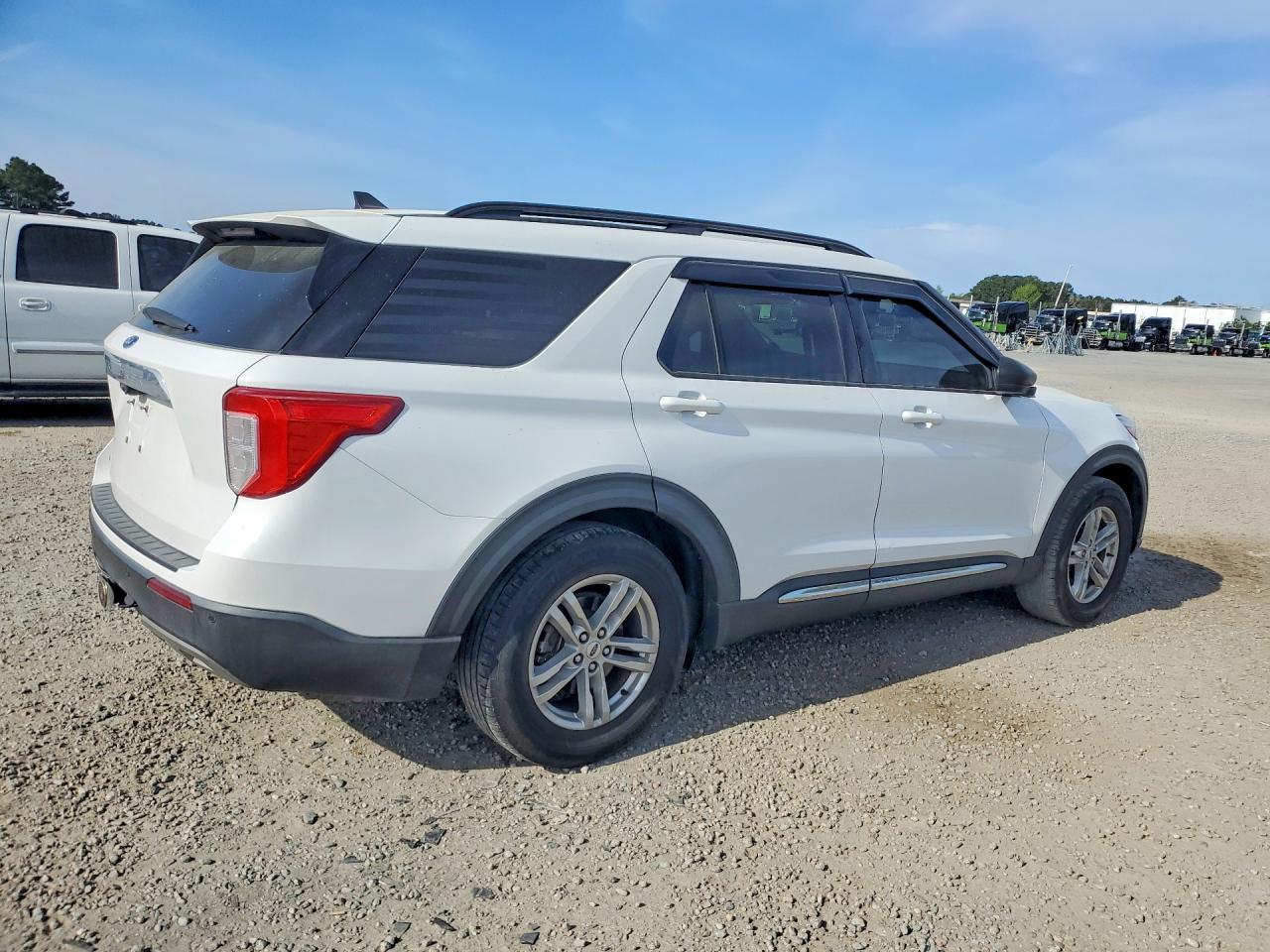 2021 Ford Explorer Xlt - Фото 3