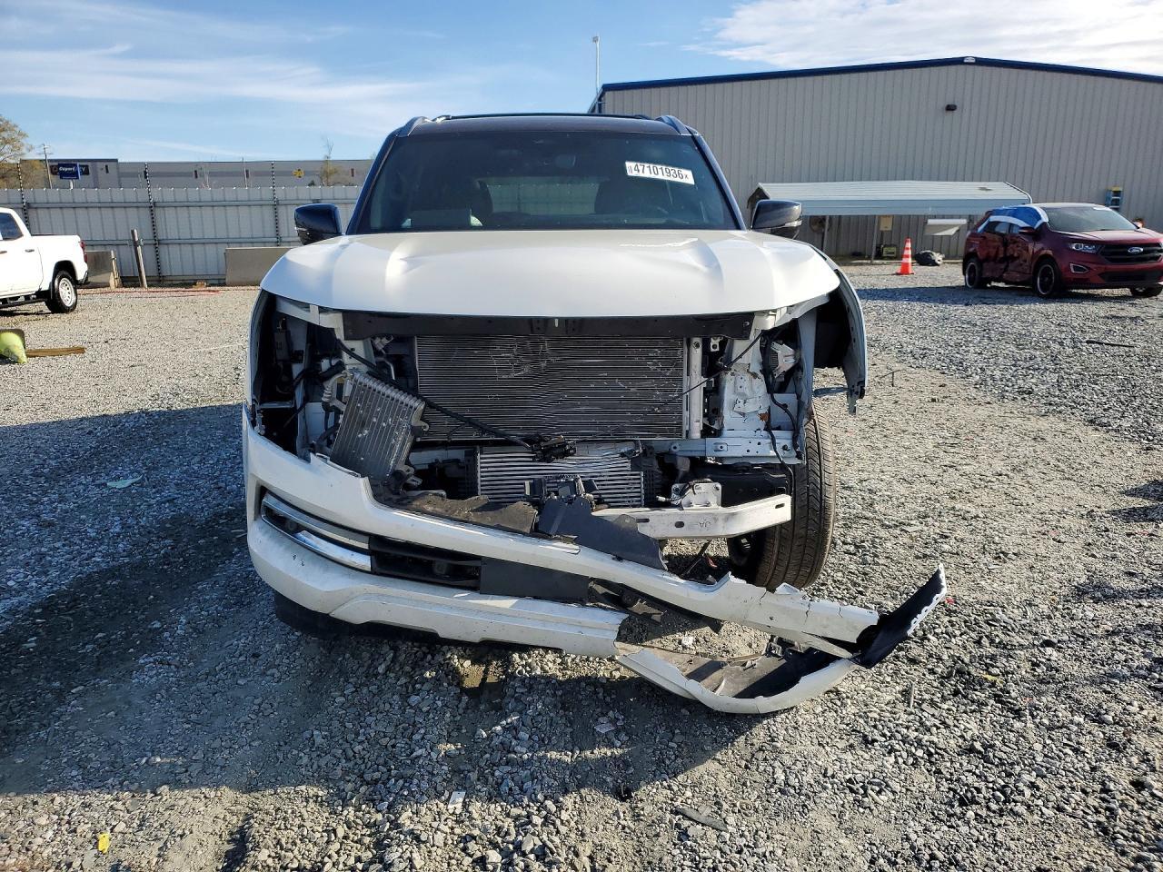 2025 Nissan Armada Platinum - Image 5