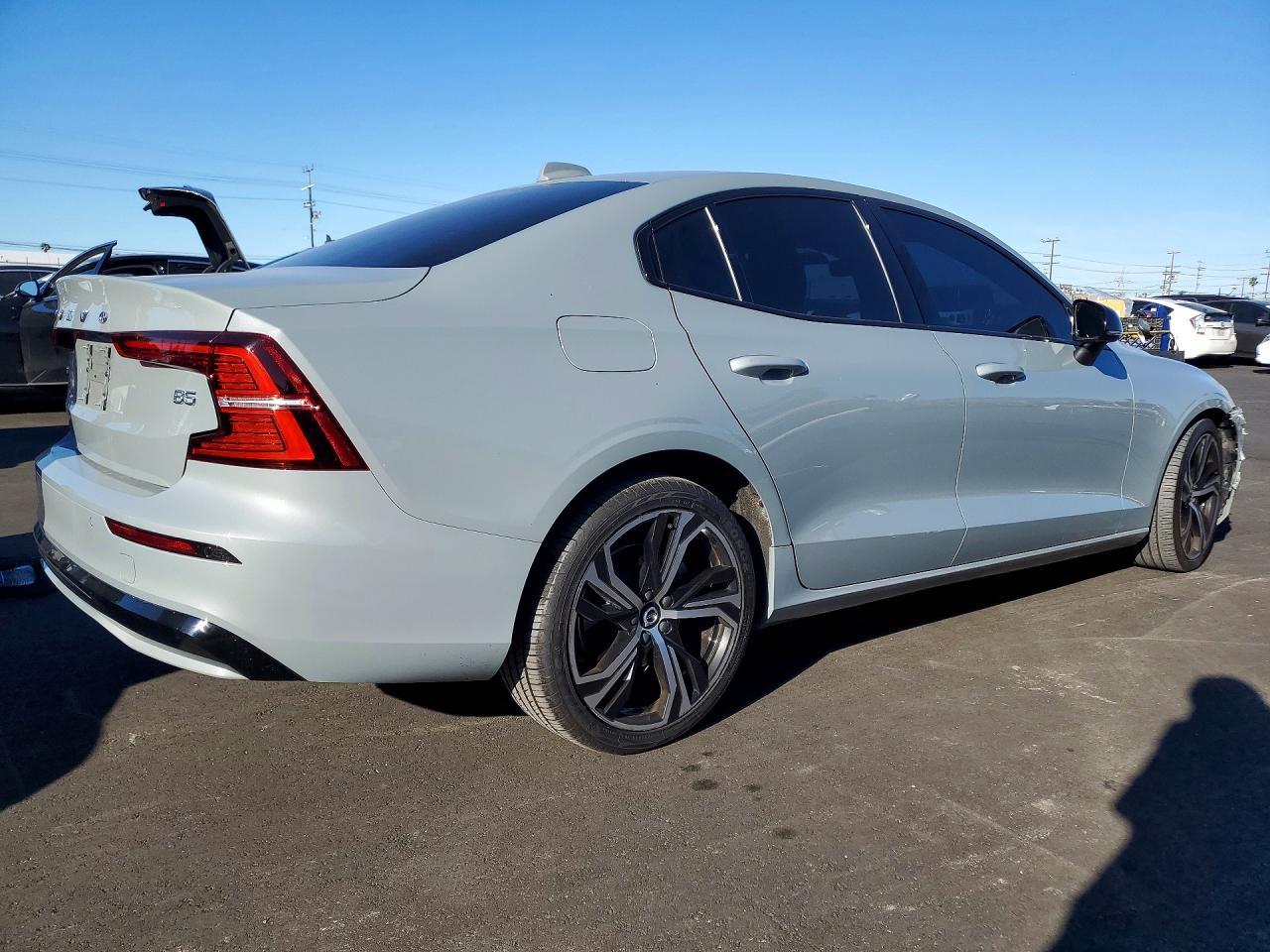 2024 Volv S60 - Image 3