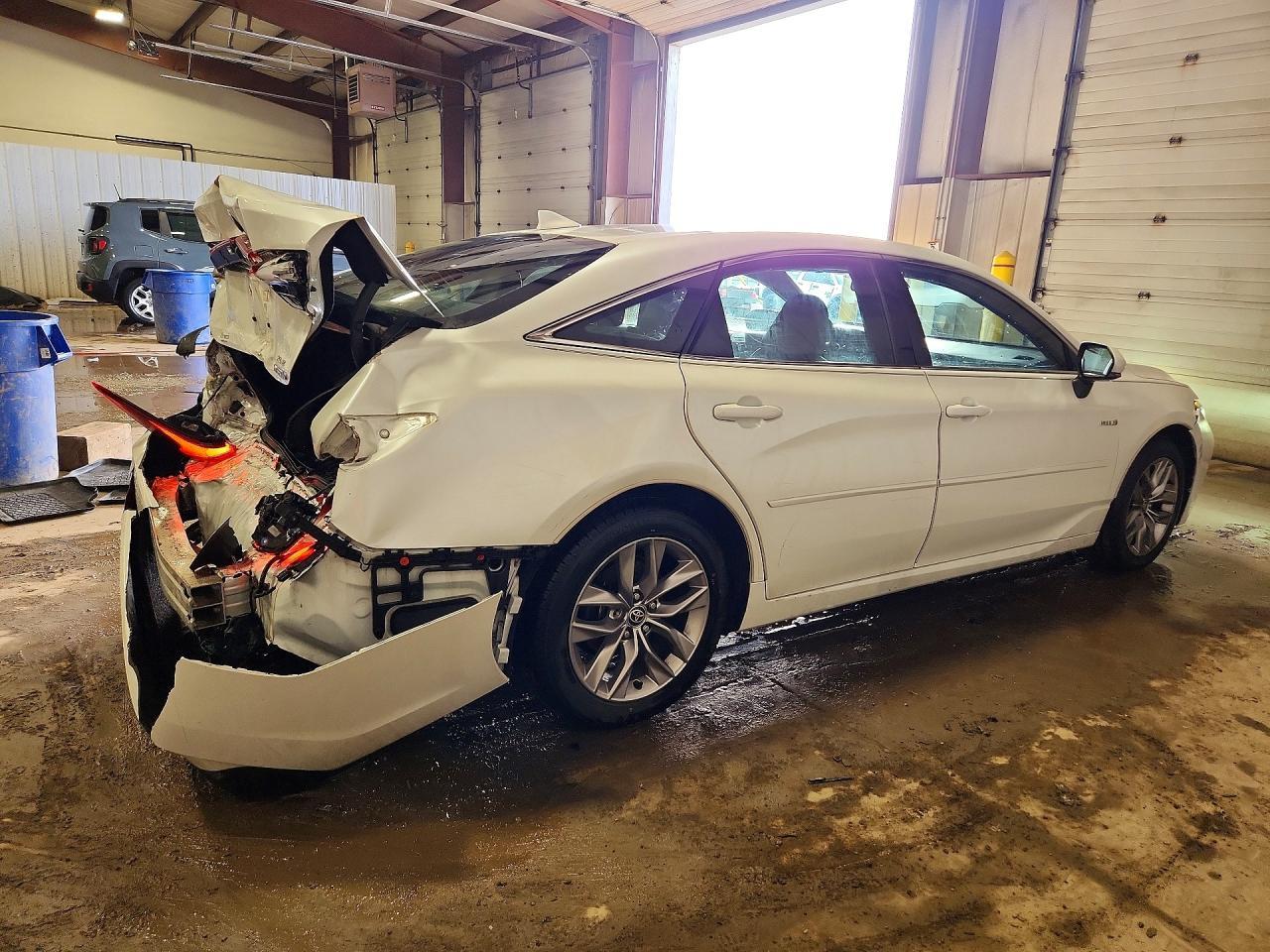 2021 Toyota Avalon Hybrid Xle - Фото 3