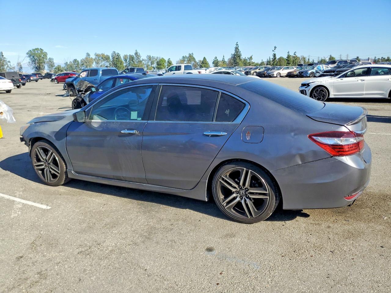 2016 Honda Accord Sport - Image 2