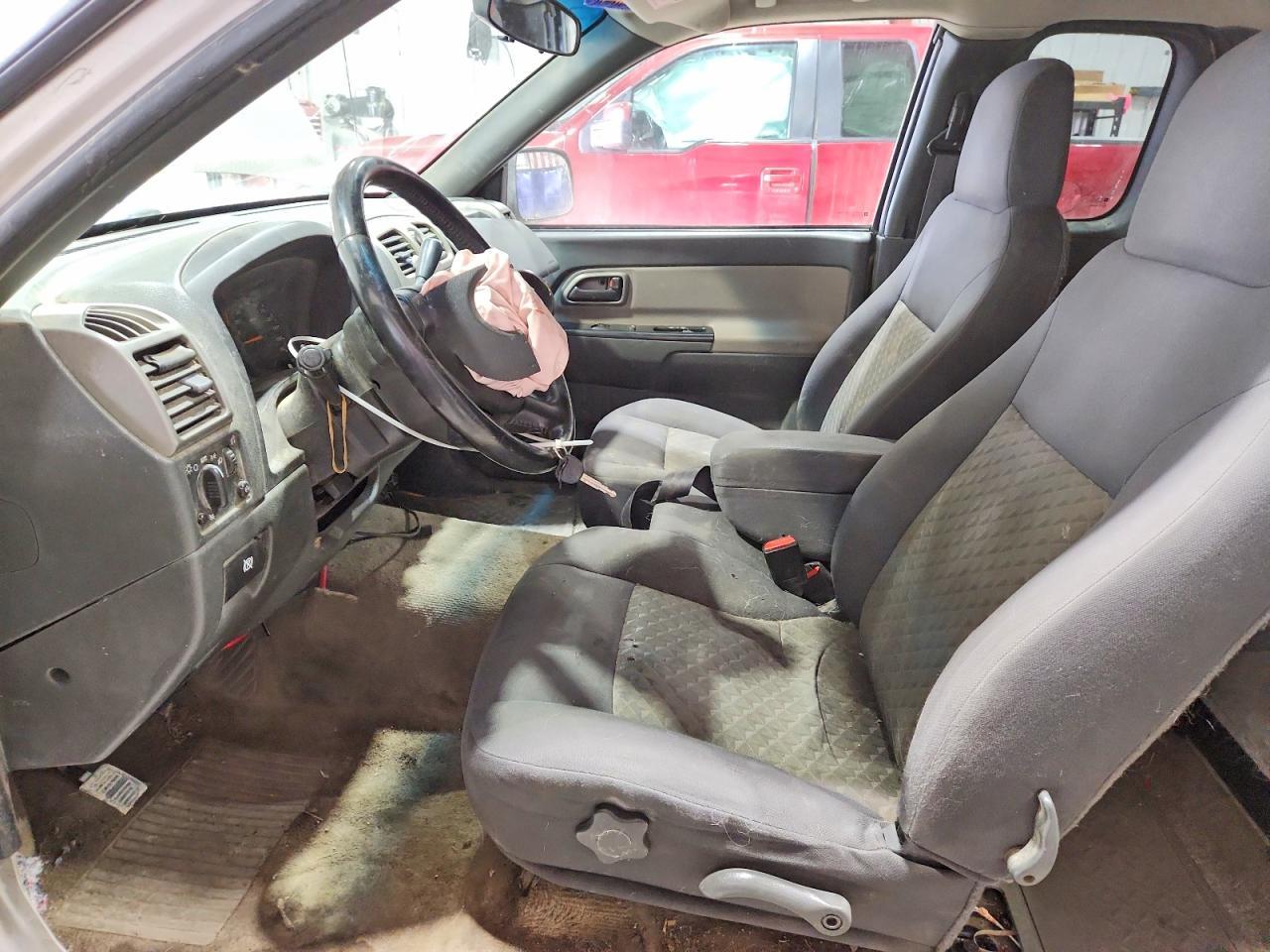 2004 GMC Canyon - Image 7