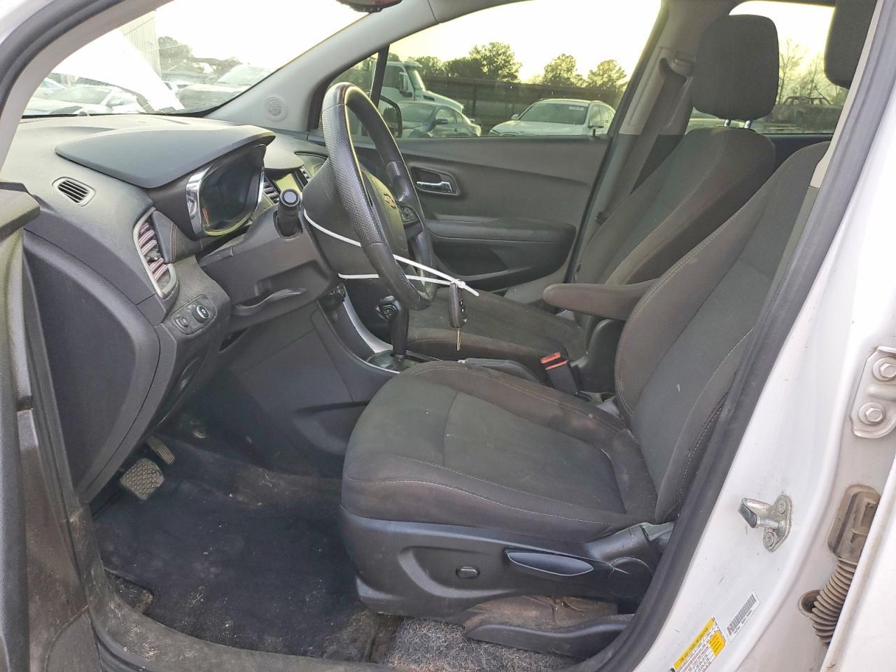 2019 Chev Trax - Image 7